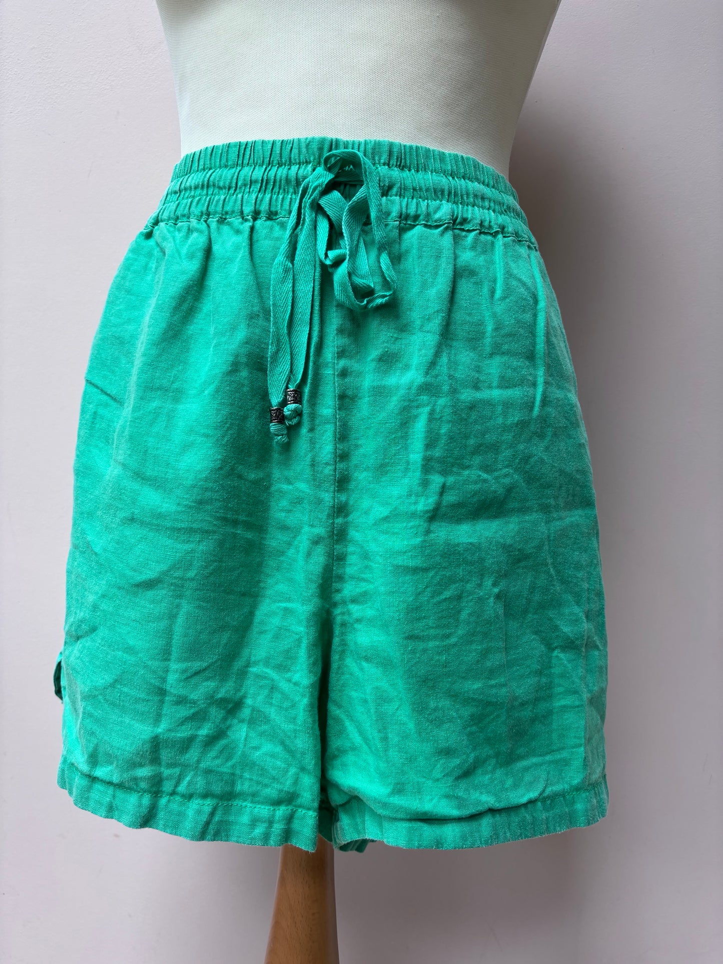 Green 100% linen shorts co ord size 16