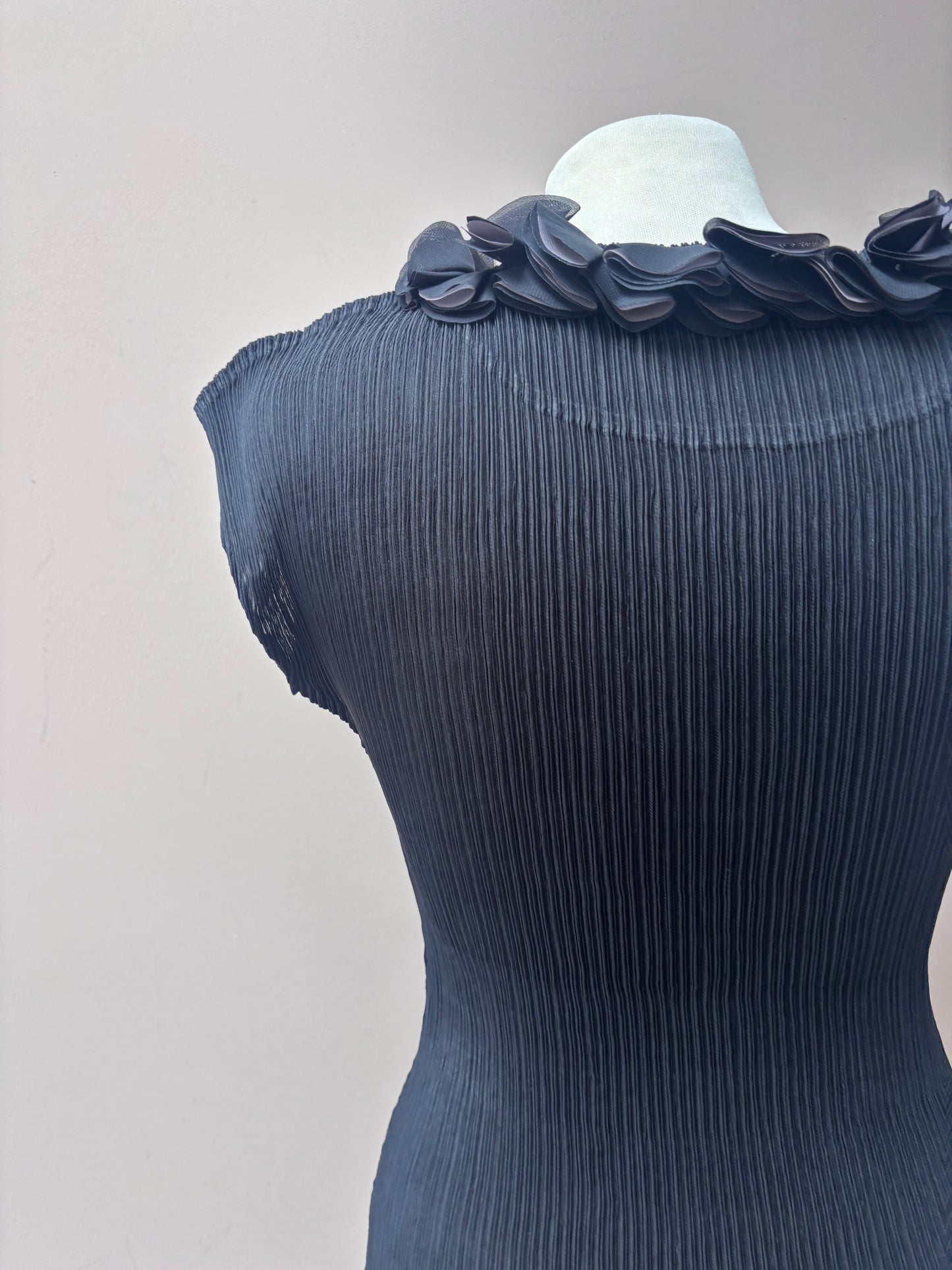 Vintage black pleated top size 10/12
