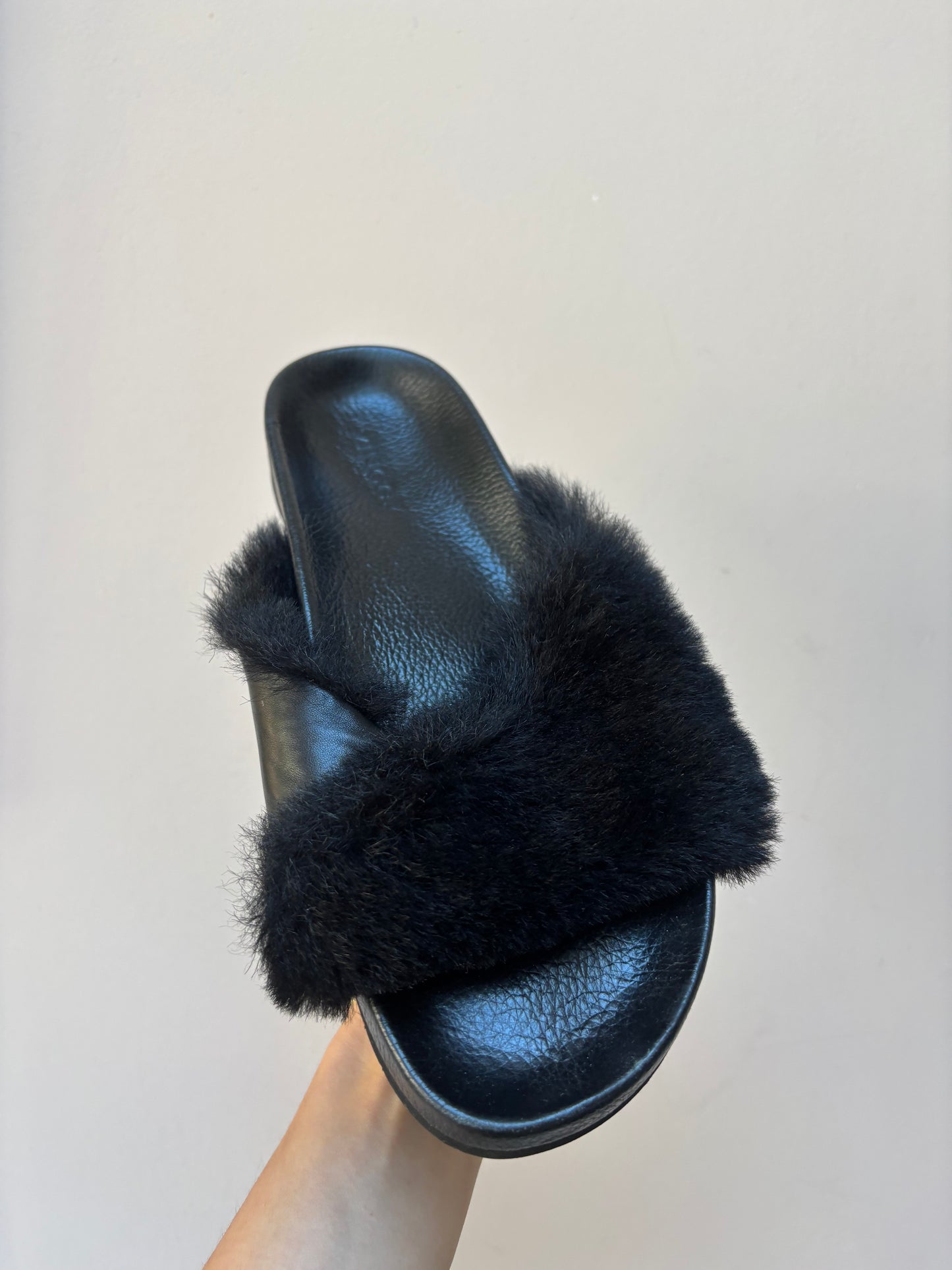 Vince black leather fur sandals size UK6