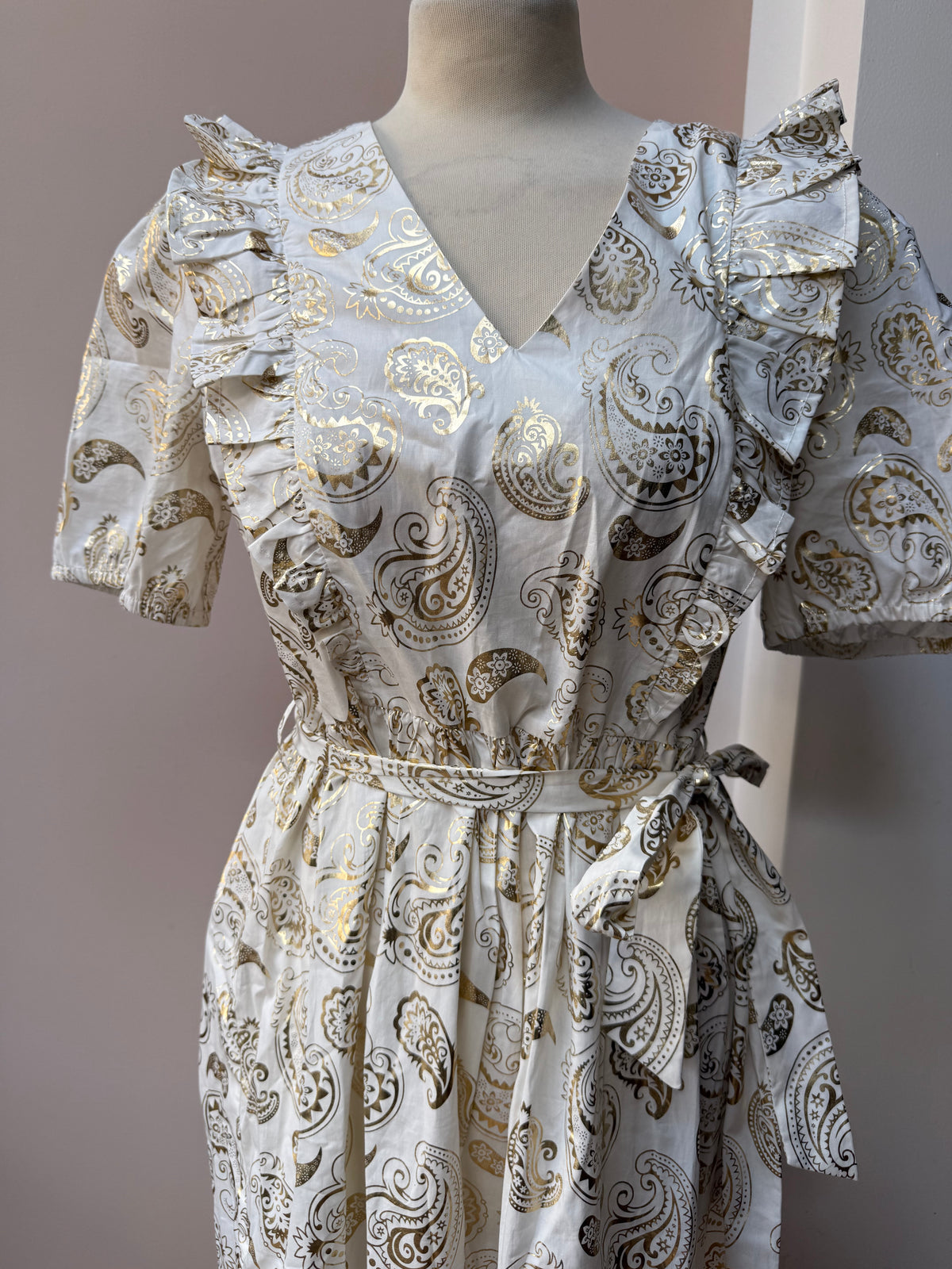 Résumé white gold dress size 10