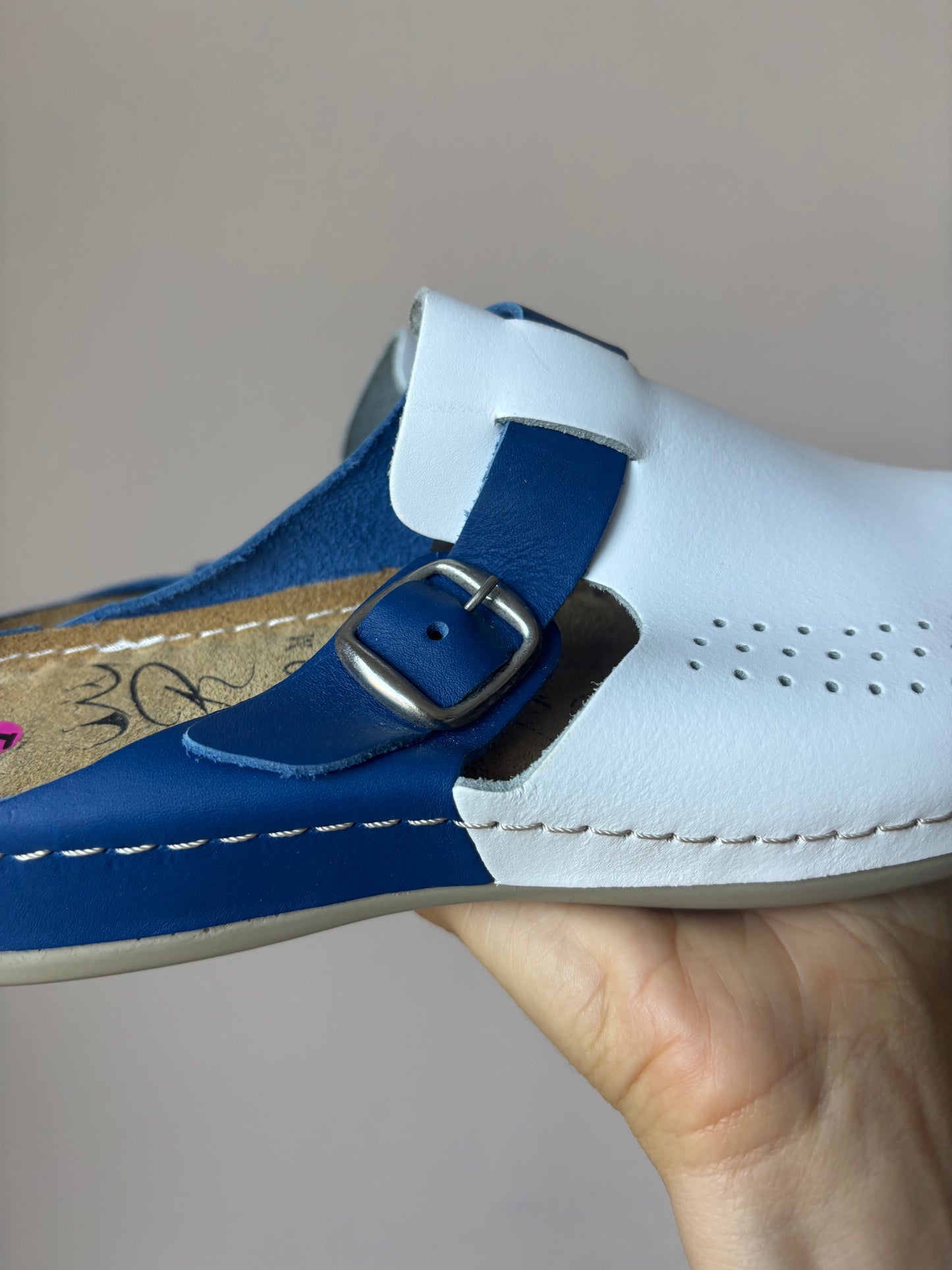 Vintage leather blue white clogs BNWT size 5