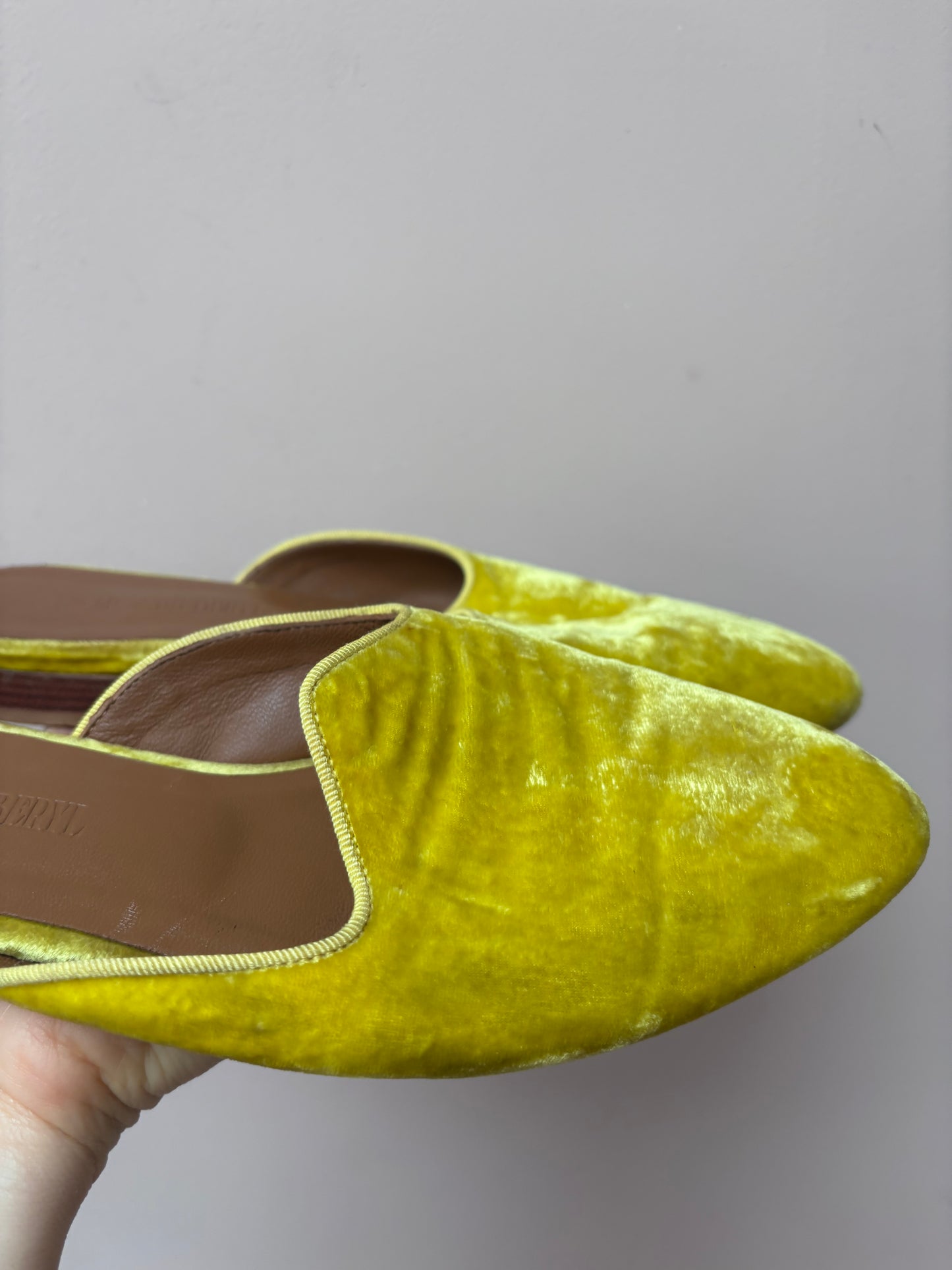 Le Monde Beryl yellow velvet leather flats size 5