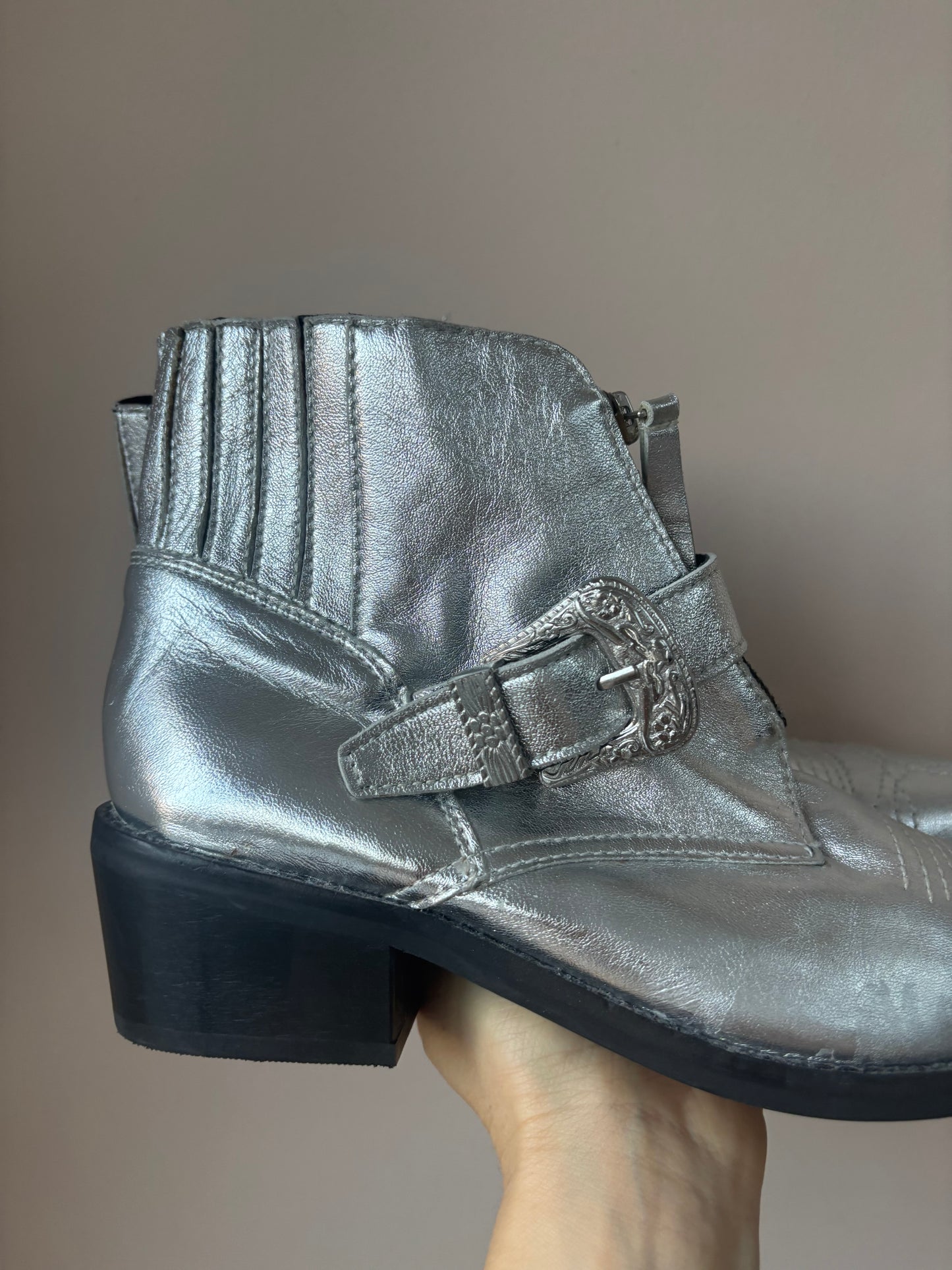 Silver leather boots size UK6