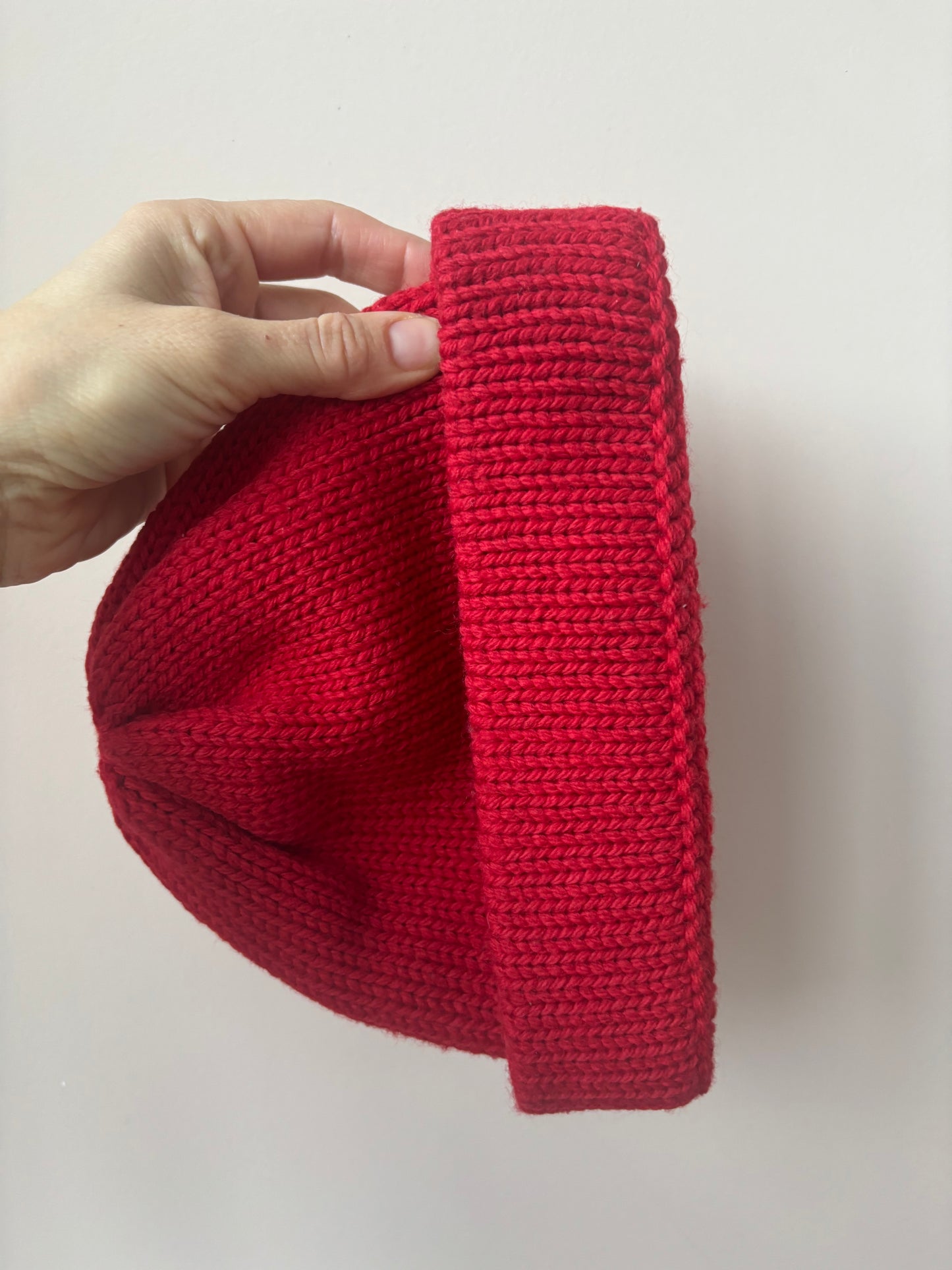Red 100% merino wool hat