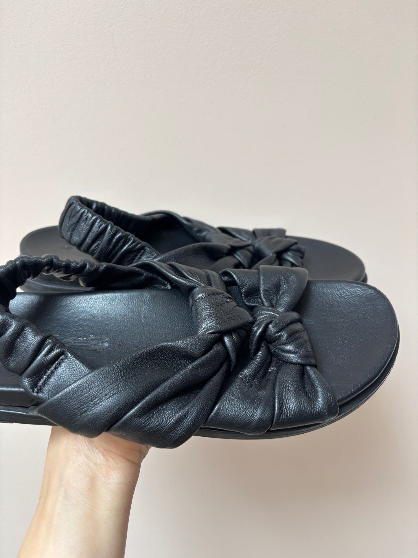 Black leather knot sandals size 4/5