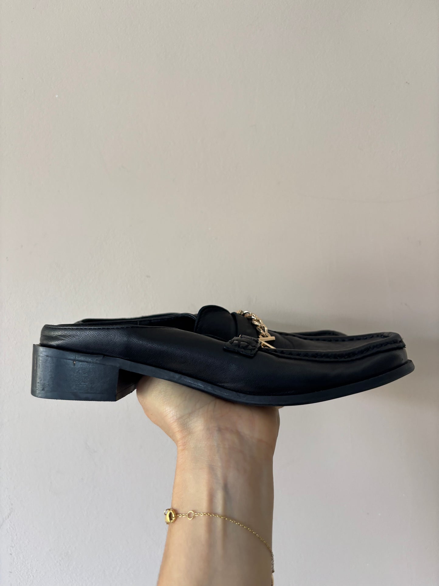 Soft black leather shoes size UK3/4