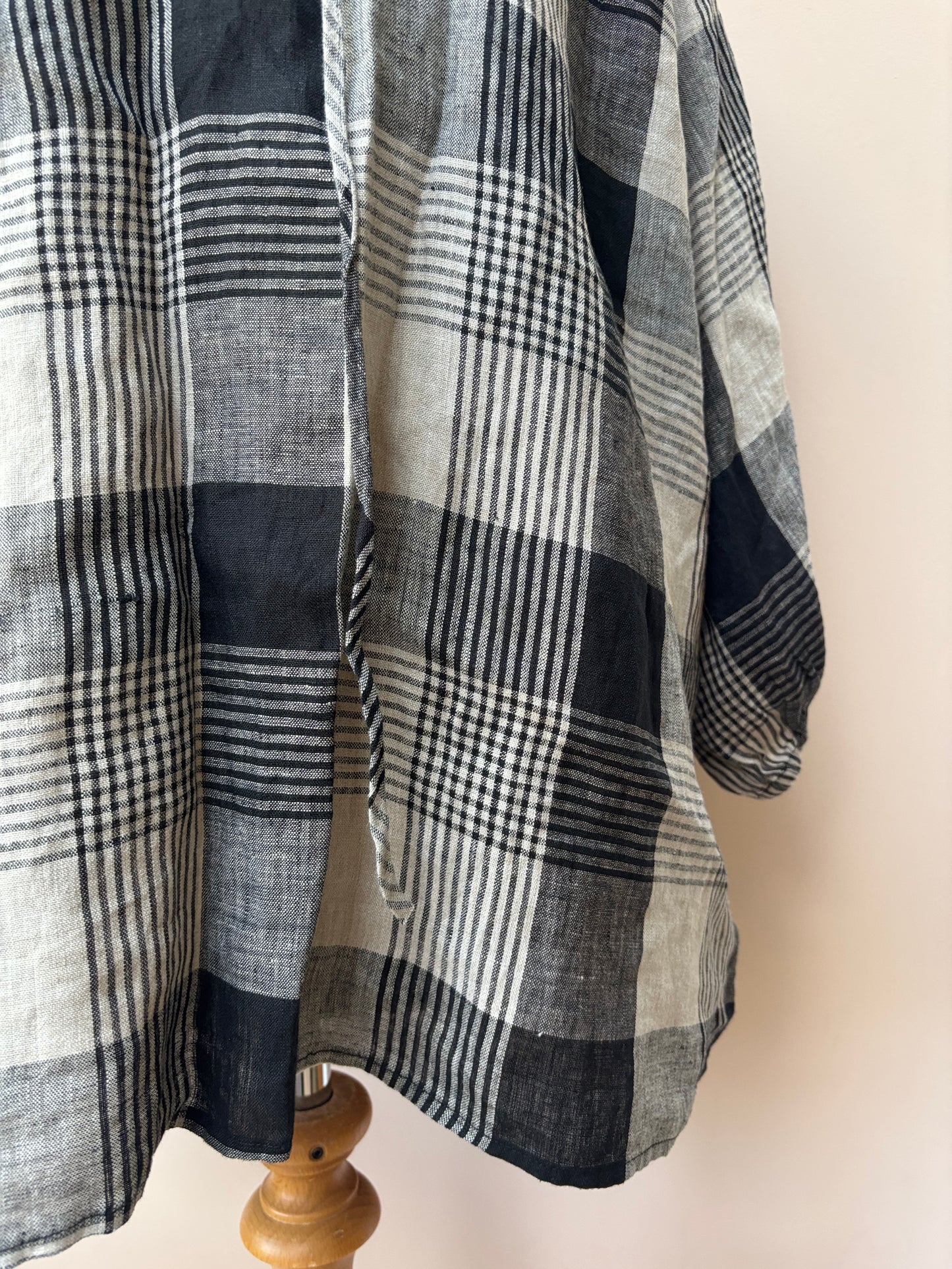 Check 100% linen puff sleeve top BNWT size 16/18