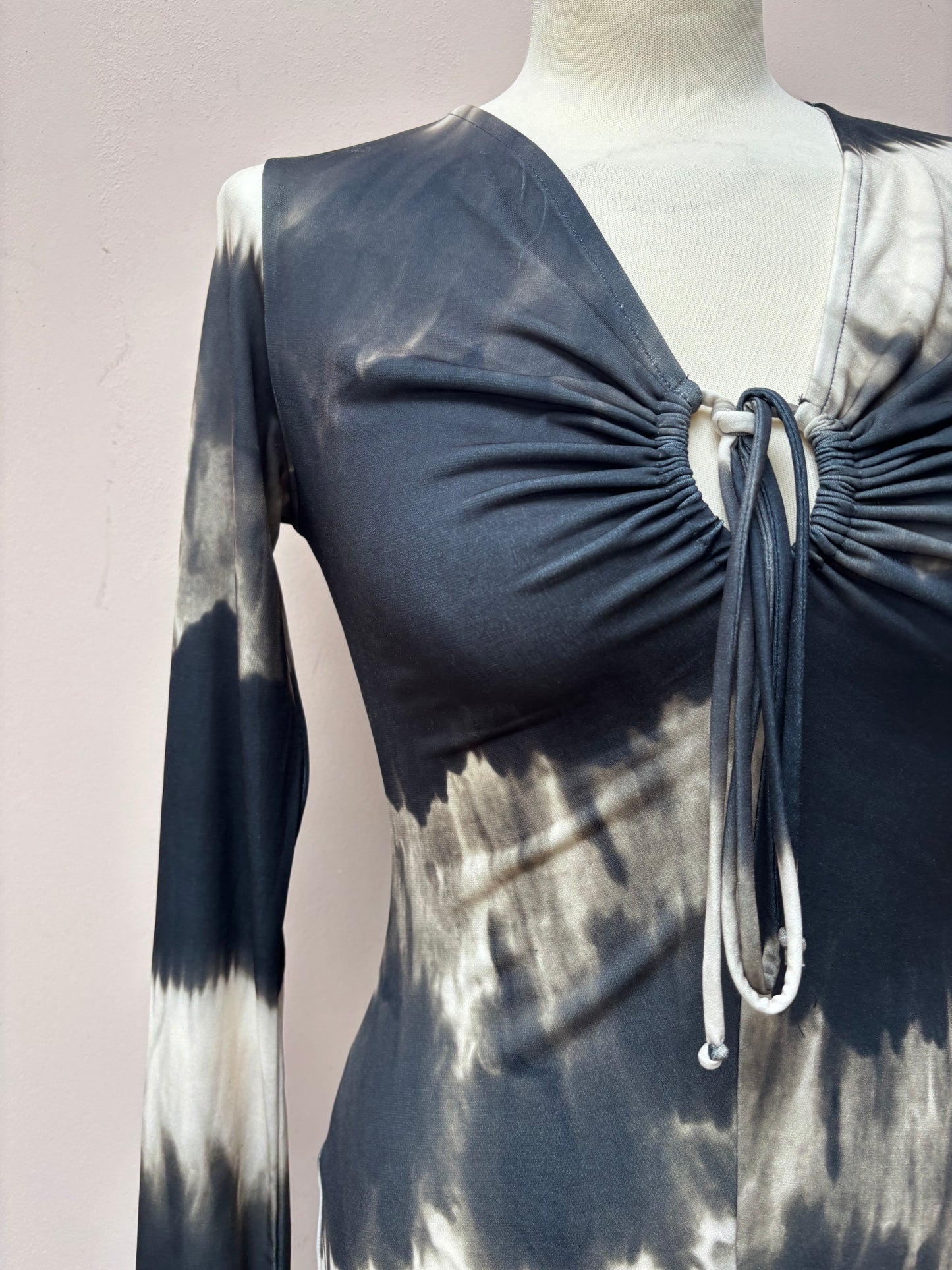 Print dress with tie front size Small