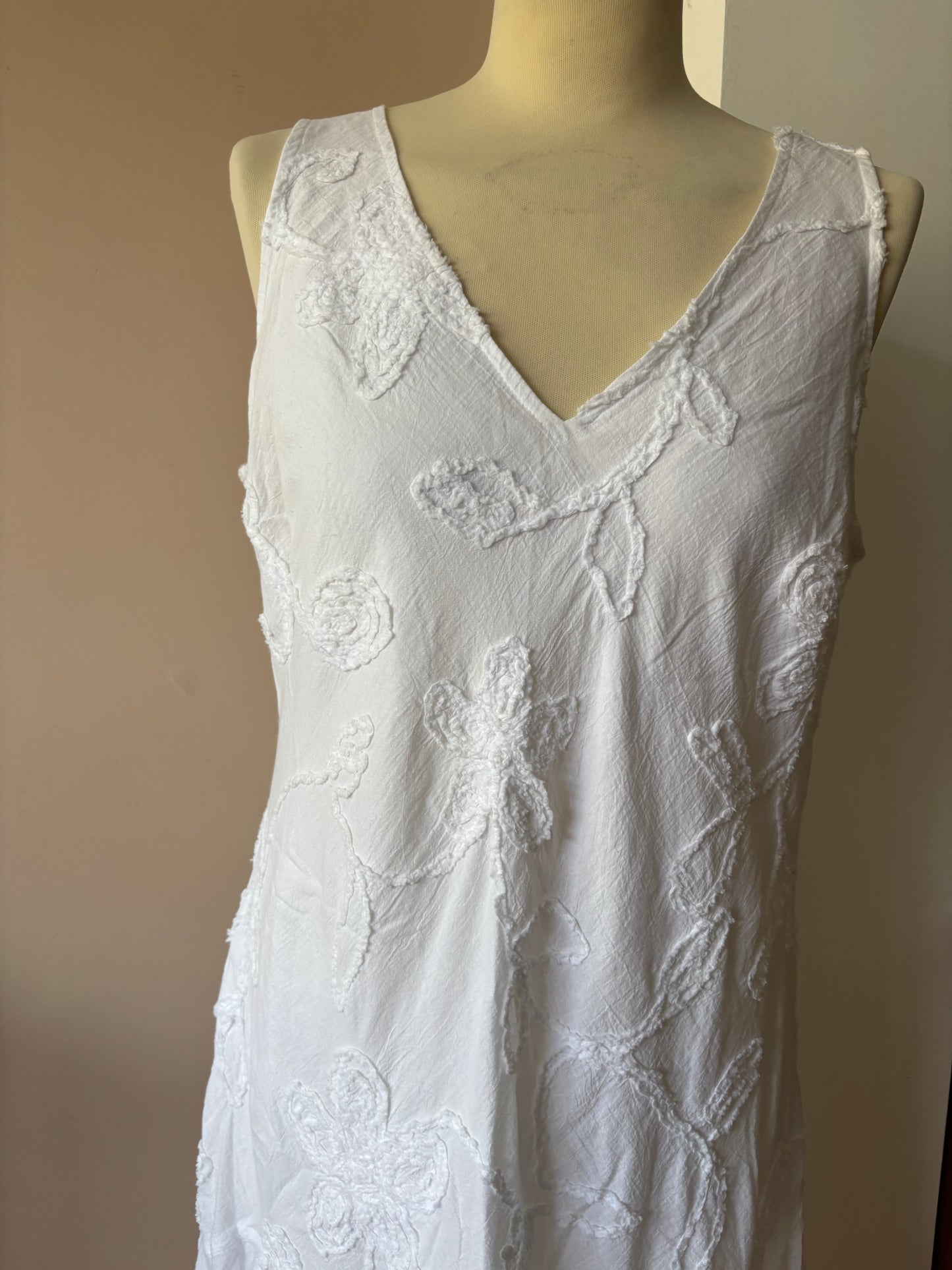 Vintage white 100% cotton embroidered dress size 12-16