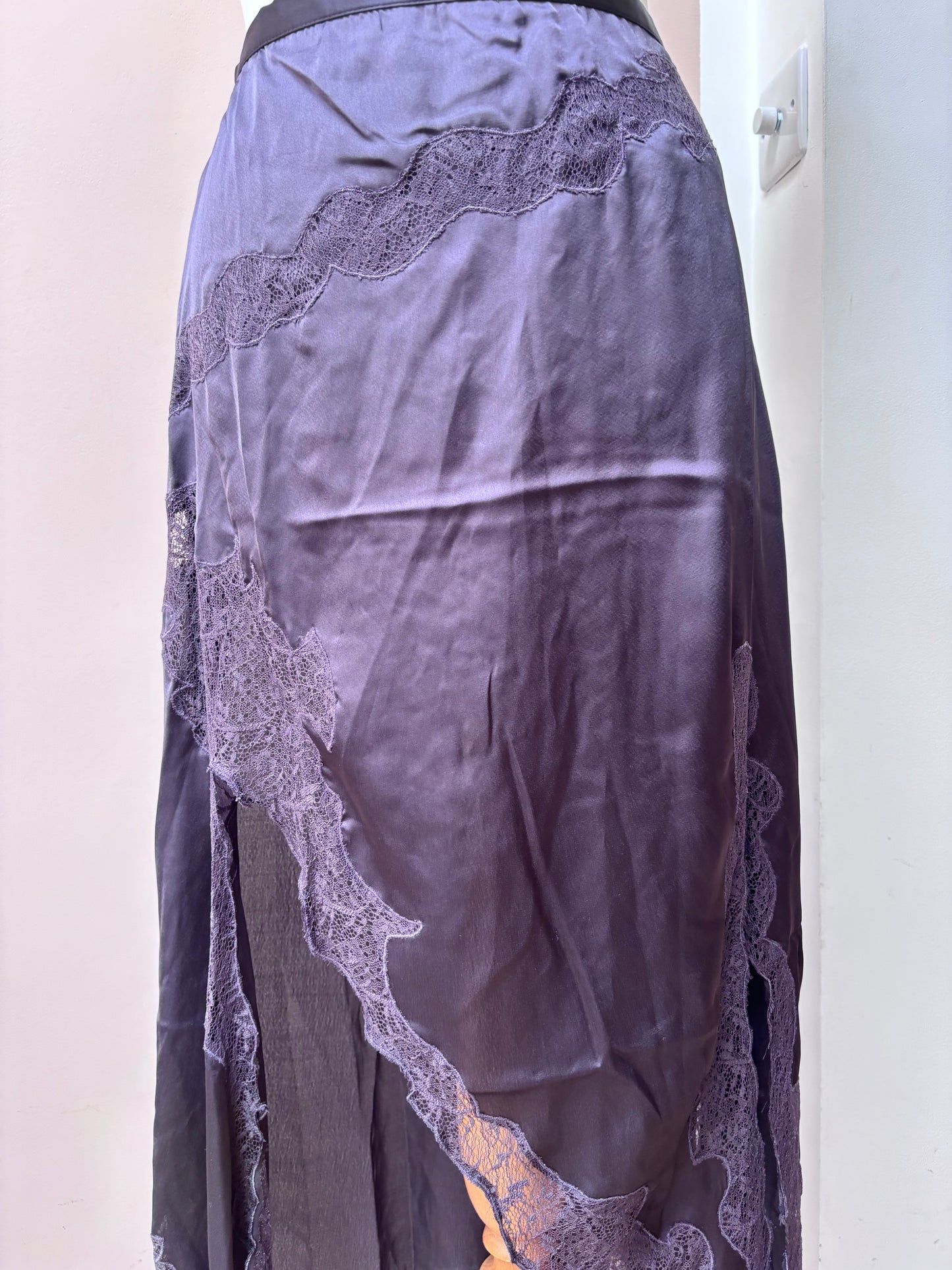 Dark purple lace satin skirt size 14 BNWT