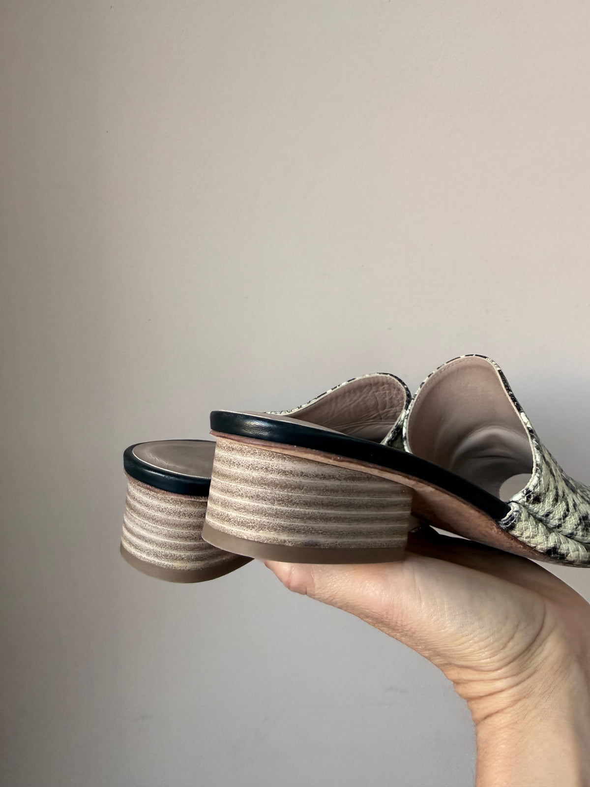 Snakeskin print leather shoes size UK5