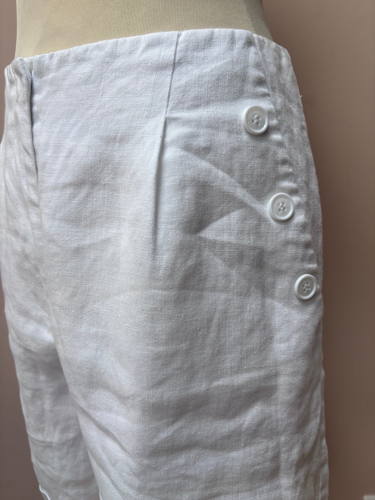 Jaeger white 100% linen shorts size 12