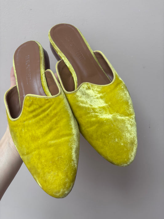 Le Monde Beryl yellow velvet leather flats size 5