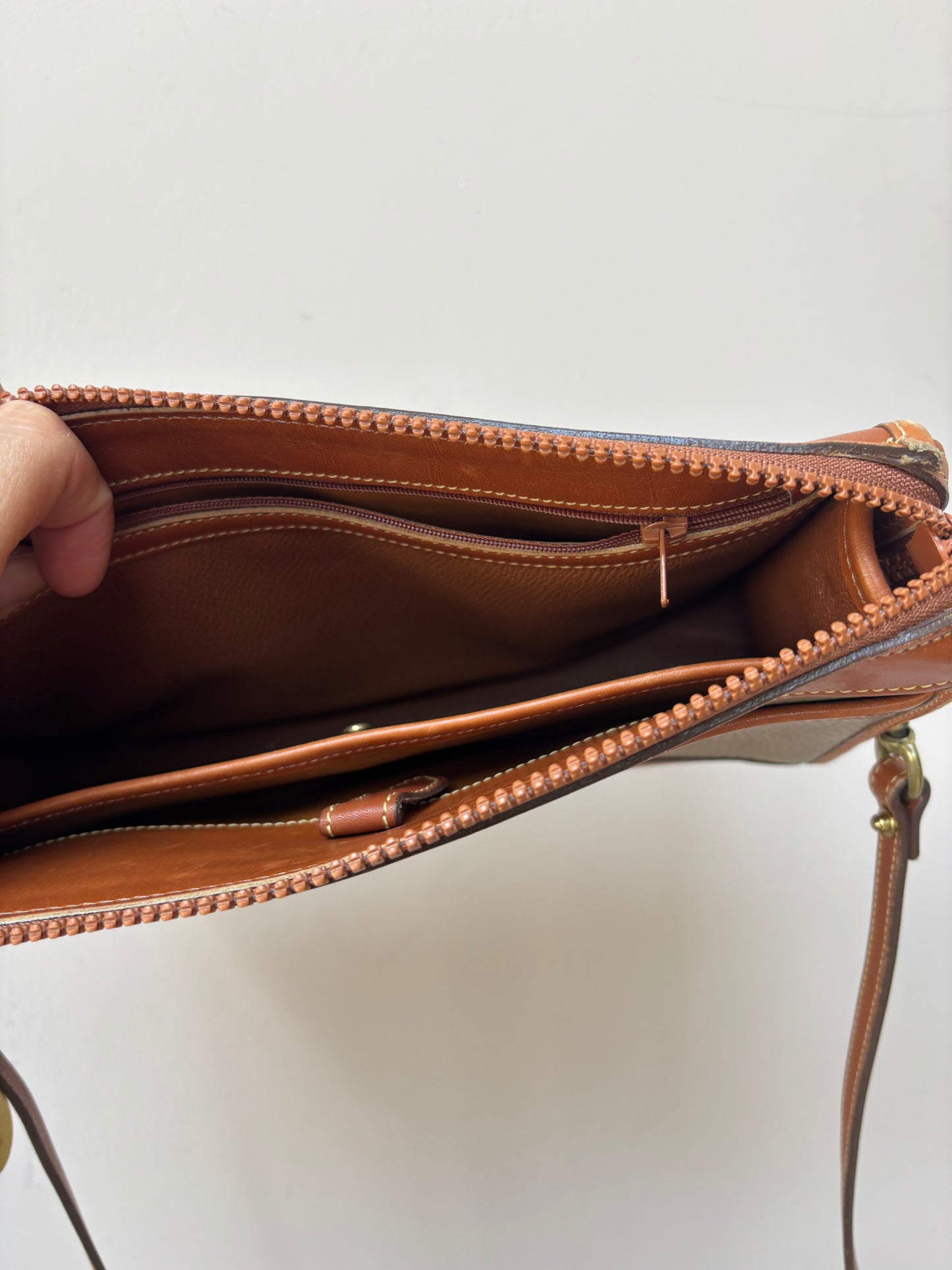 Vintage leather Dooney & Bourke bag