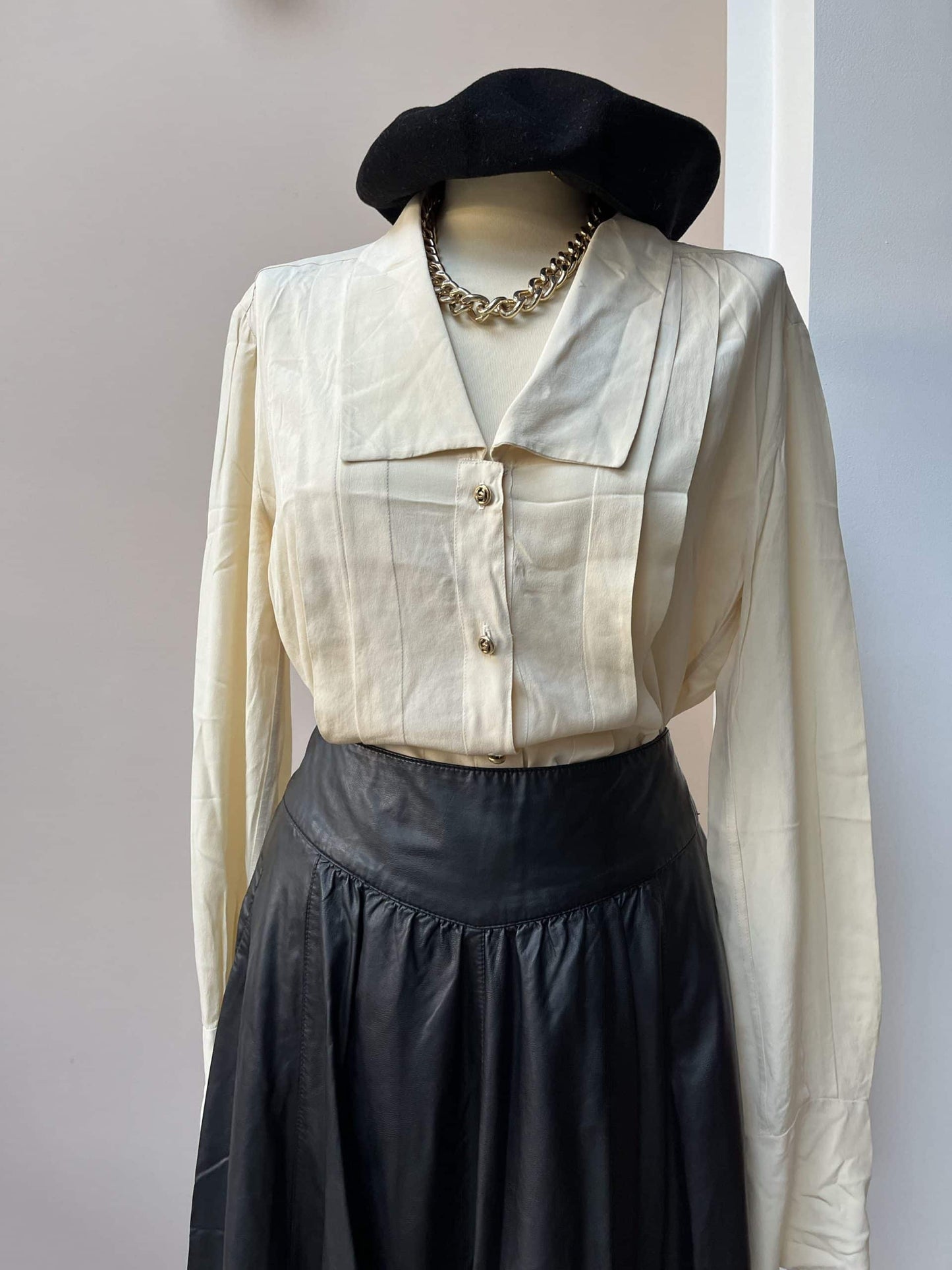 Black wool Paris beret