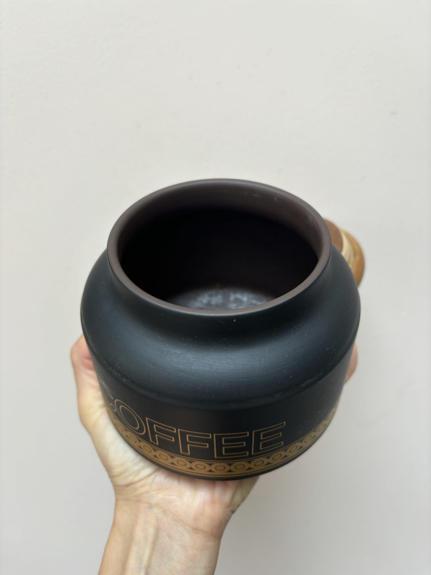 Vintage Hornsea coffee pot with wooden lid