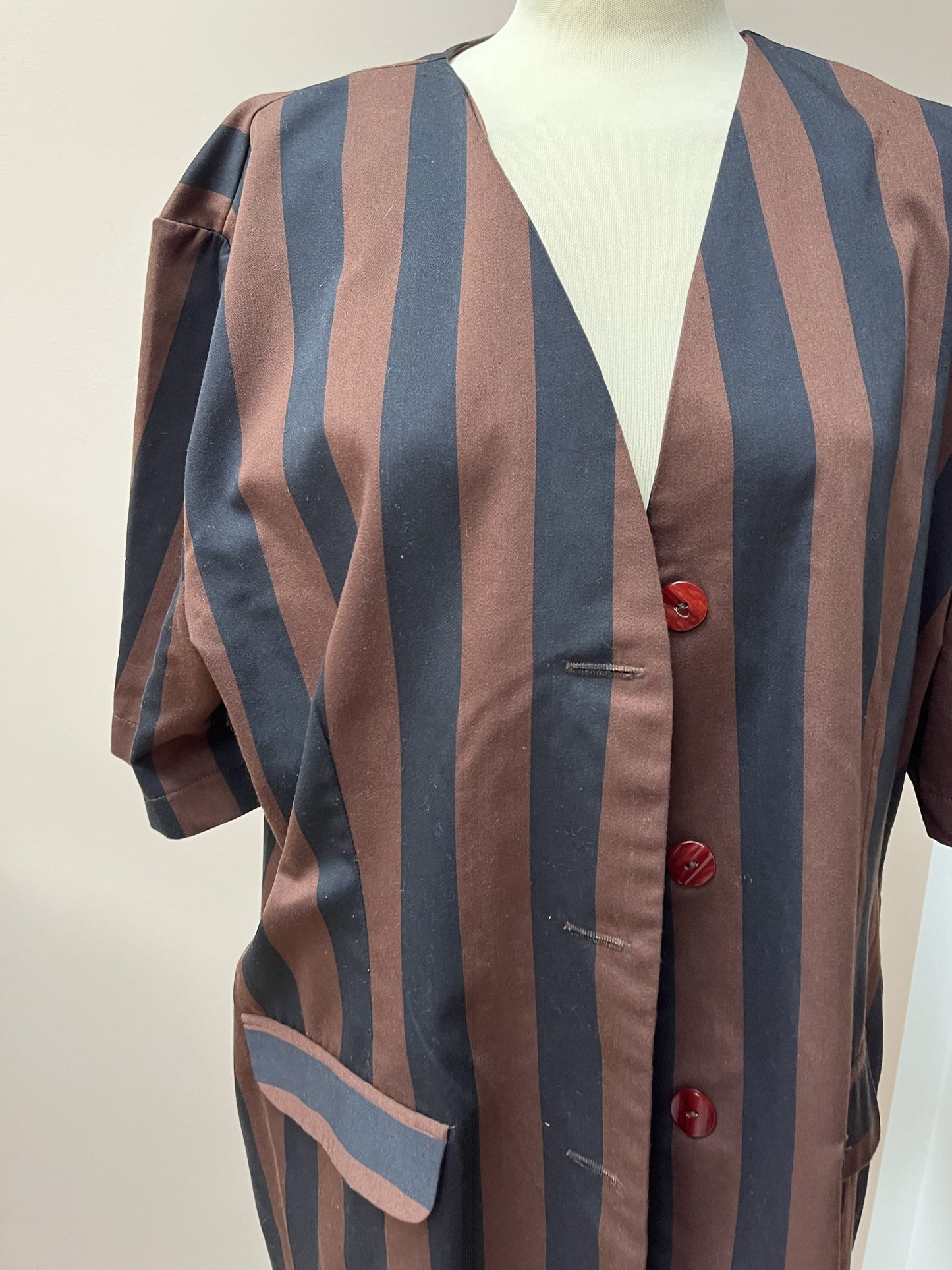 Vintage striped short sleeved blazer size 12-20