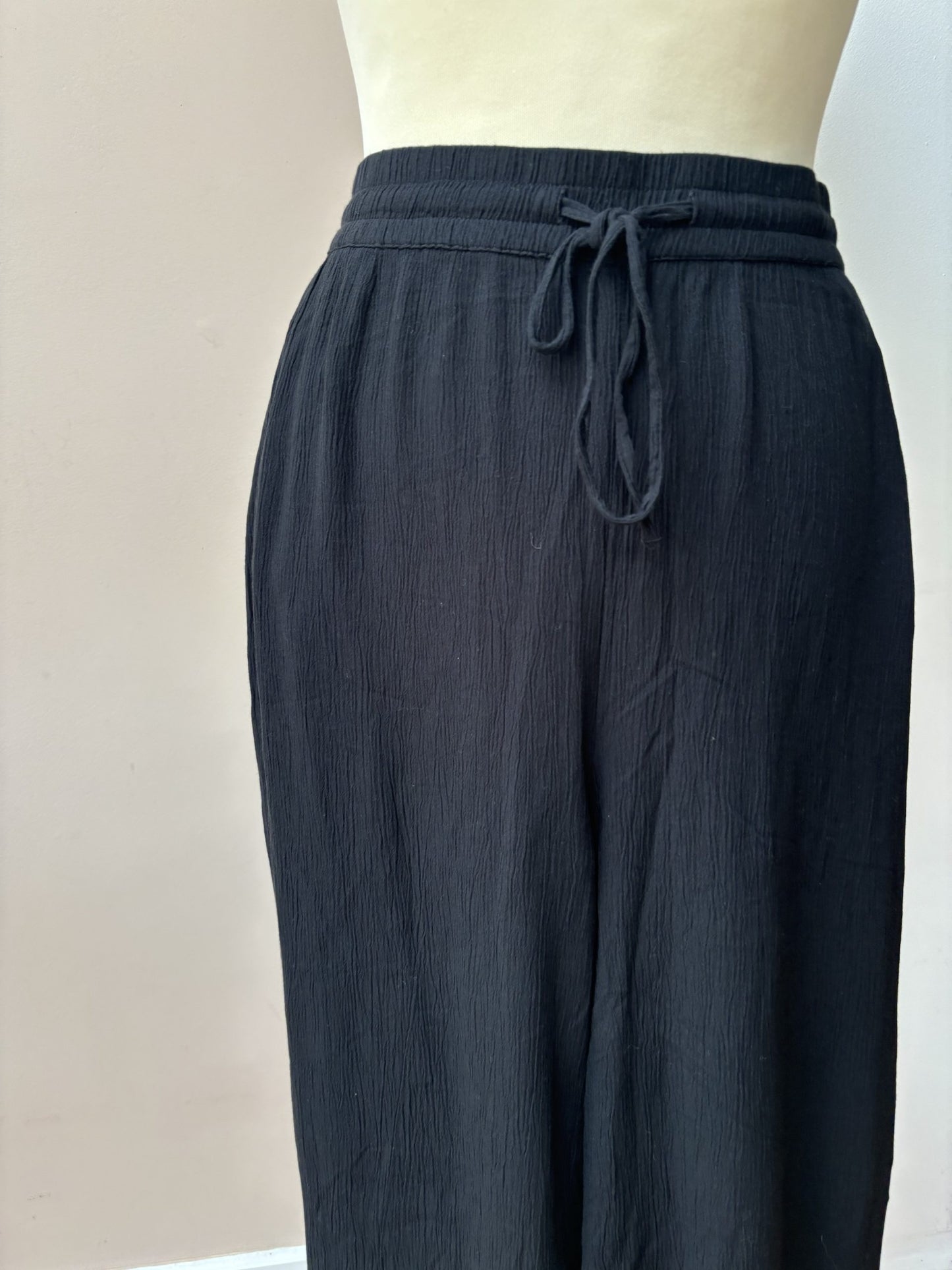 Black wide leg trousers size 12/14