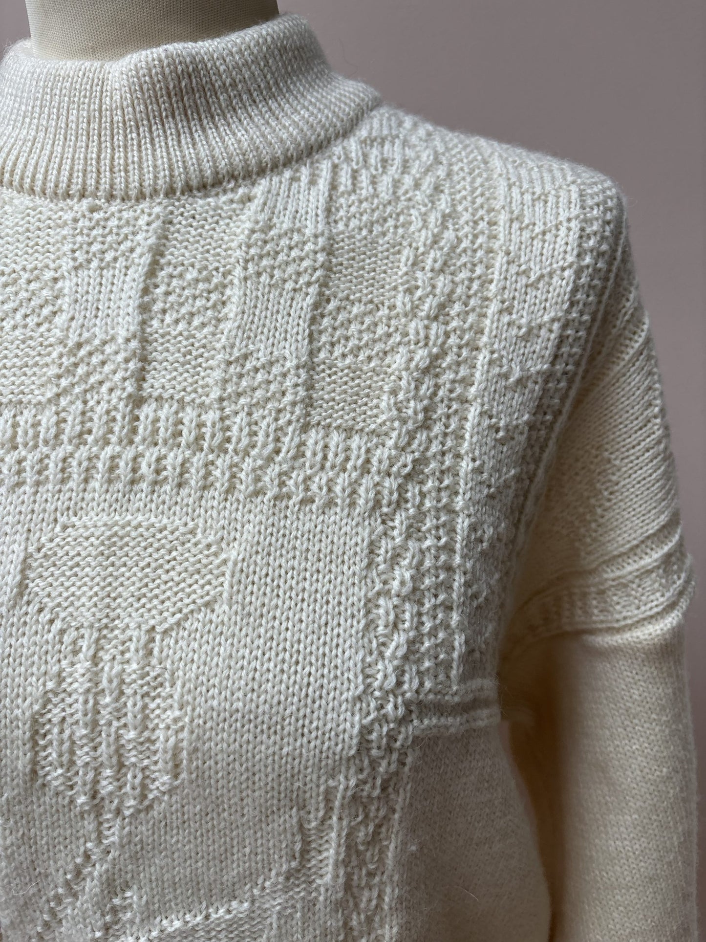 Vintage 100% wool jumper size 12/14