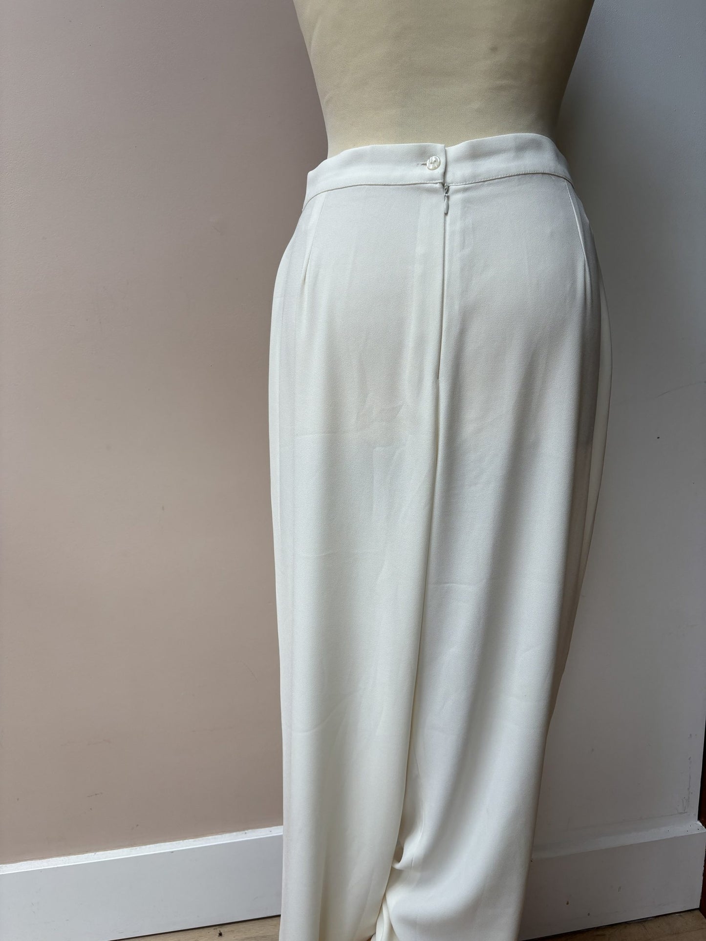 Vintage off white trousers with pleated front size 10