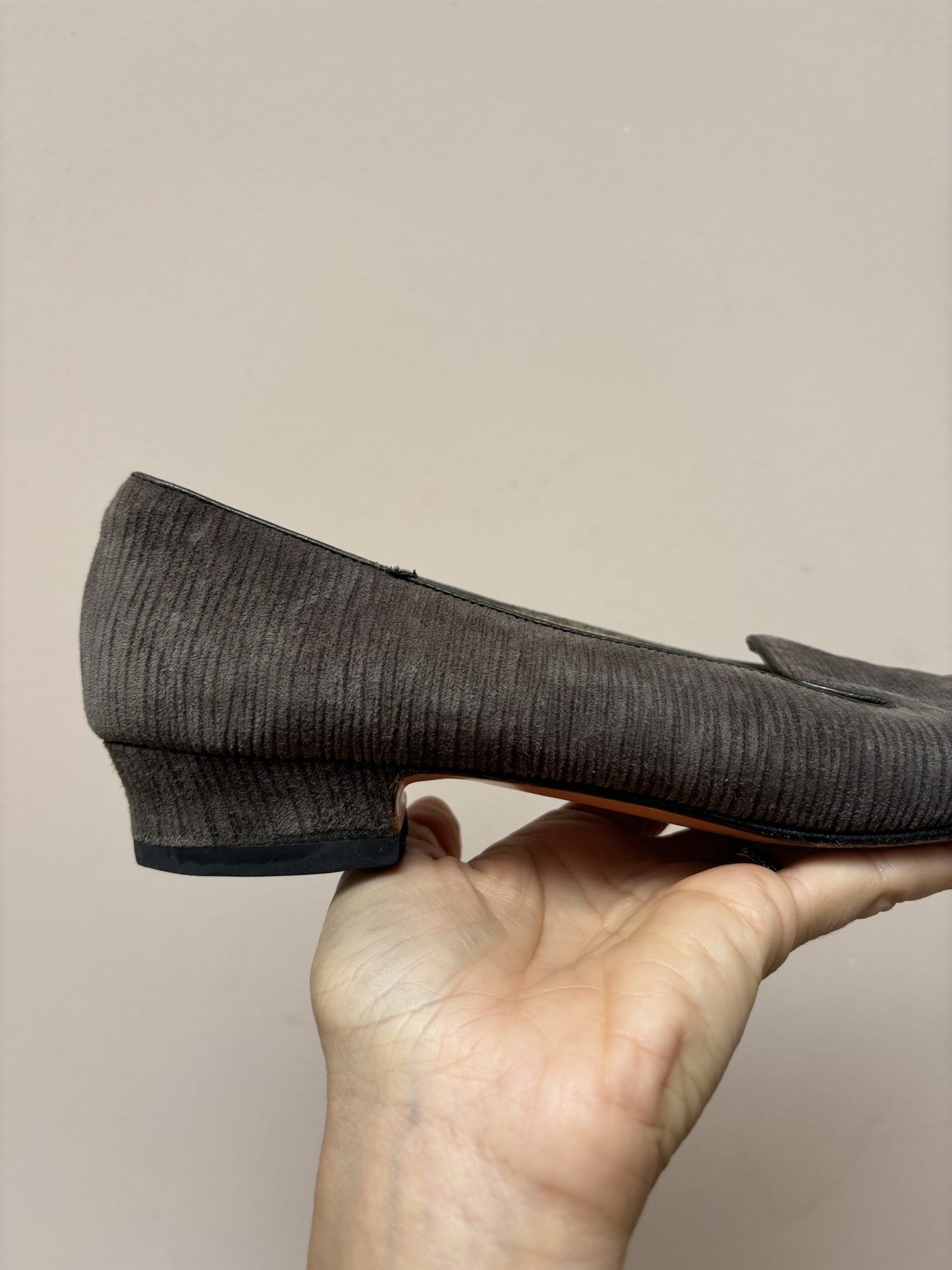 Vintage grey leather shoes size 4