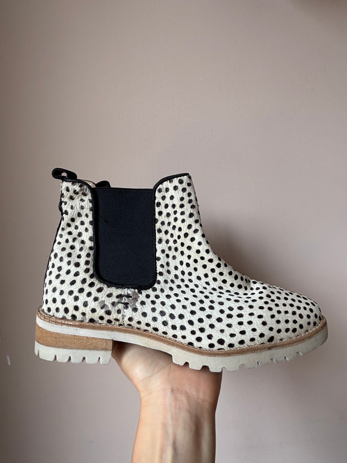 Suede polka dot boots size UK4