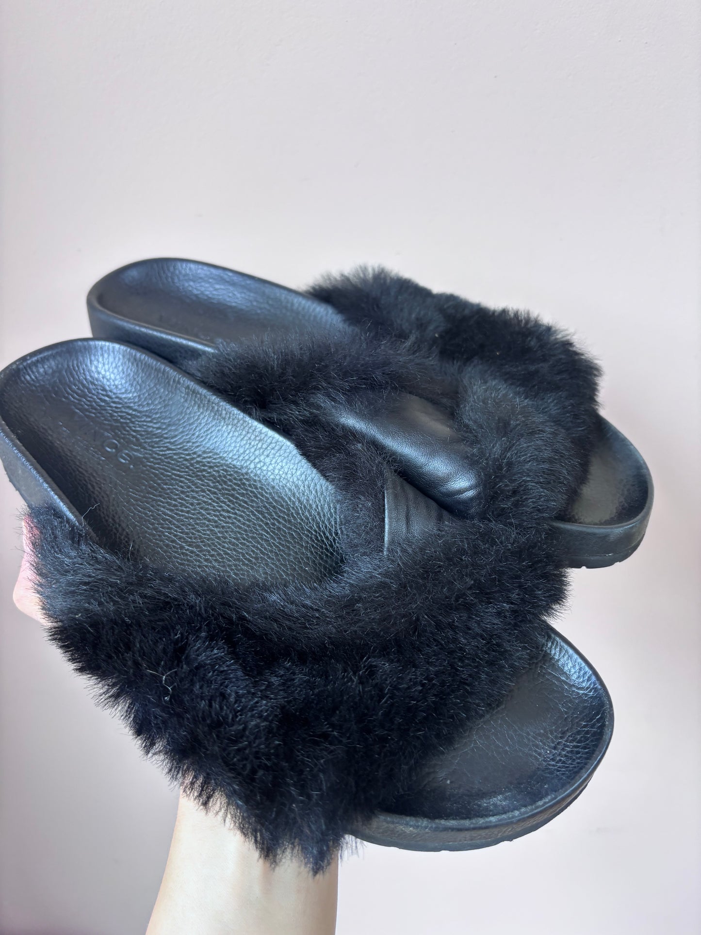 Vince black leather and shearling flats size UK4.5