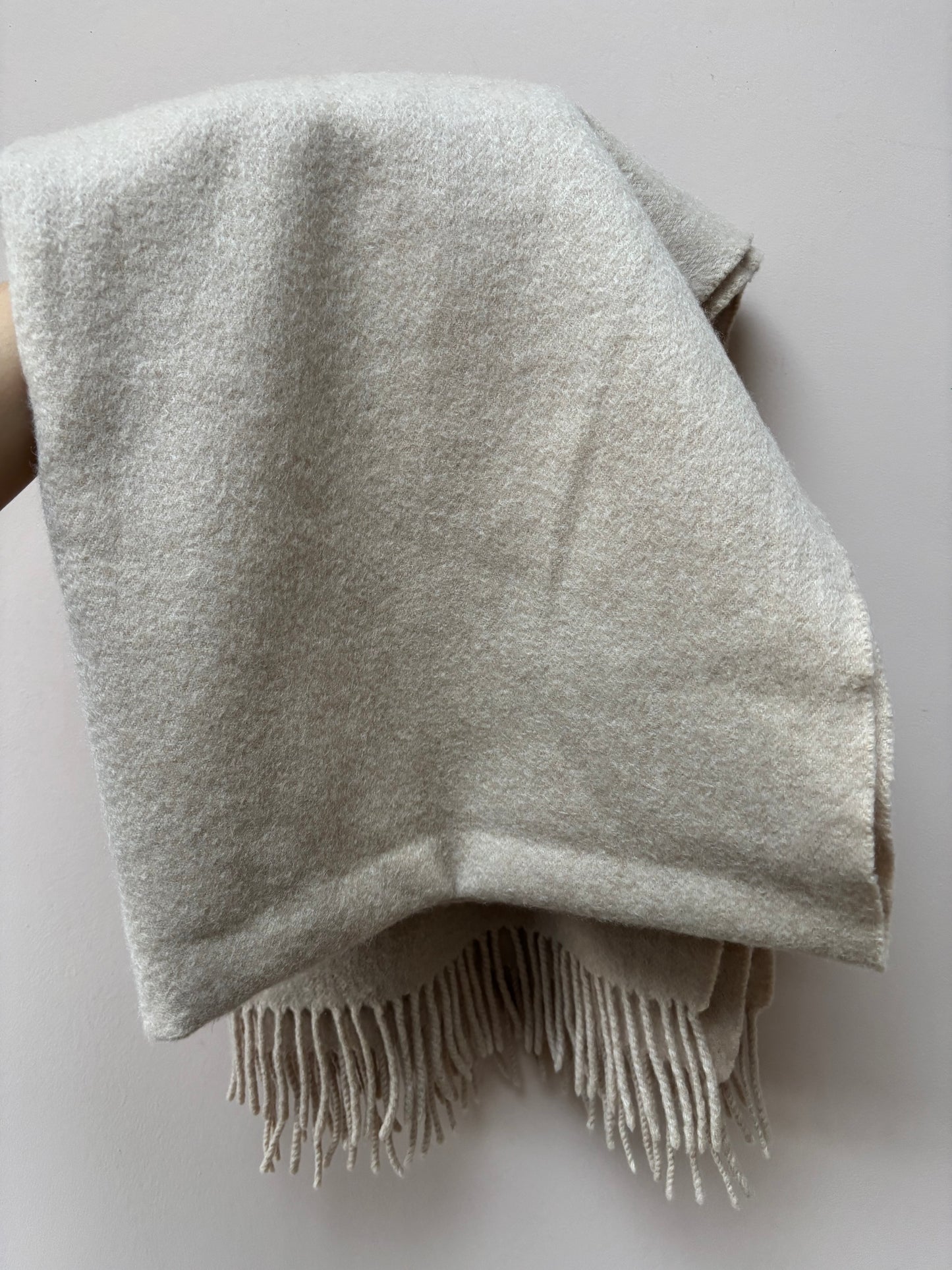 Beige 100% cashmere wide scarf