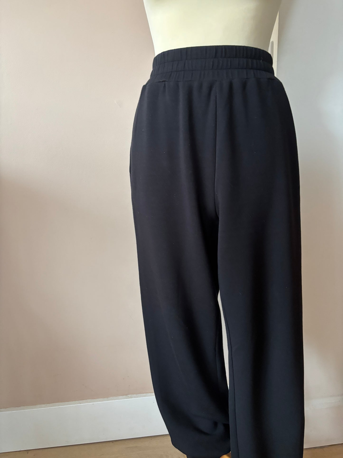 Varley double soft black joggers size 12/14