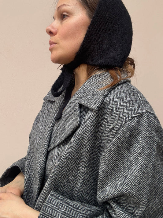 Black knitted bonnet one size