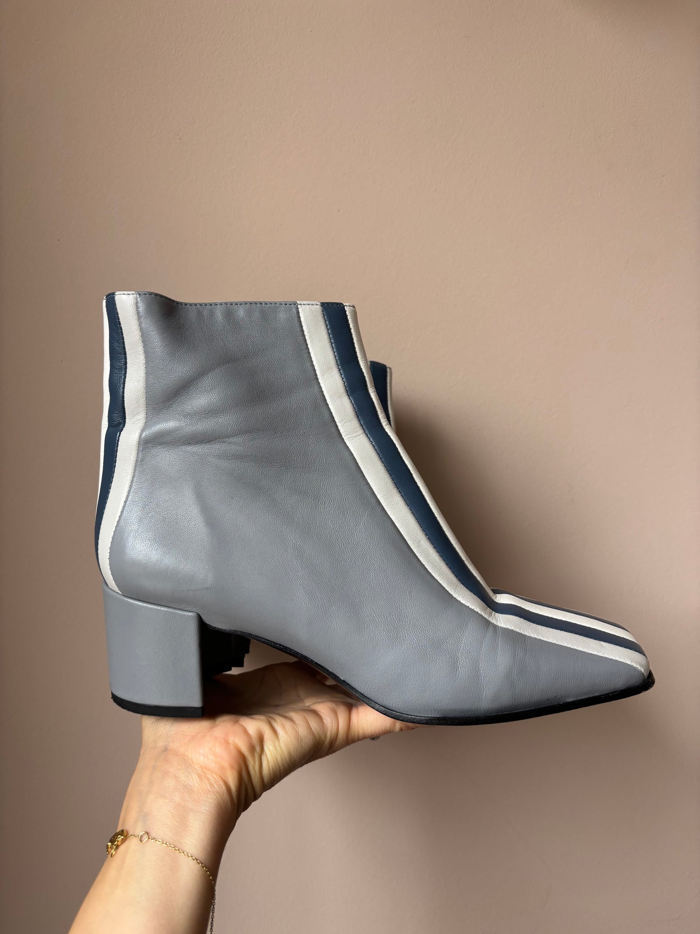 Striped pale blue leather boots size UK4