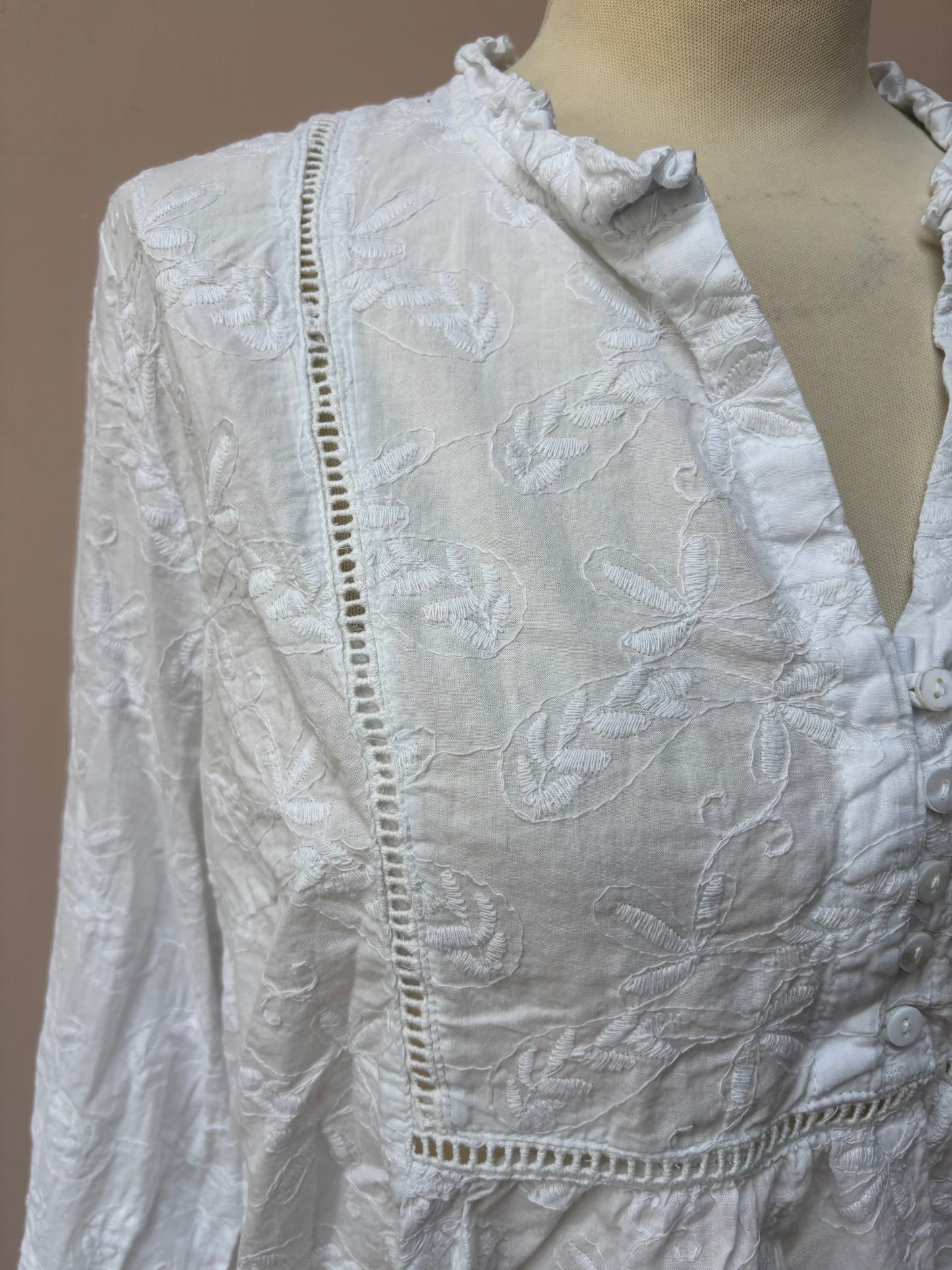 White embroidered 100% cotton blouse size 18