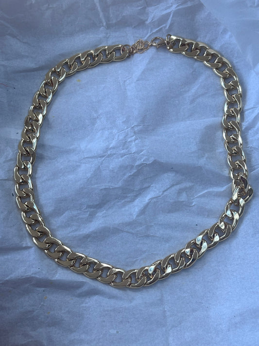 Gold chain necklace
