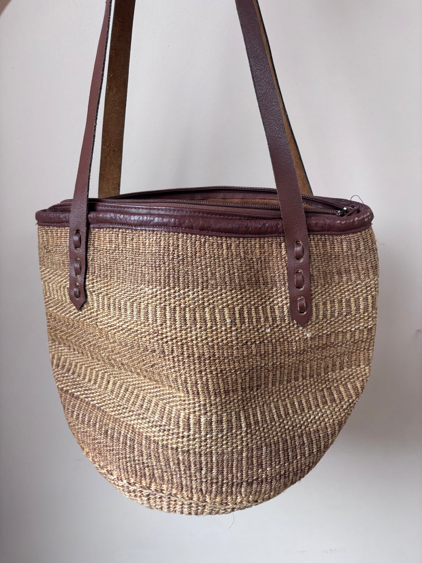 Vintage sisal bucket bag with leather handles