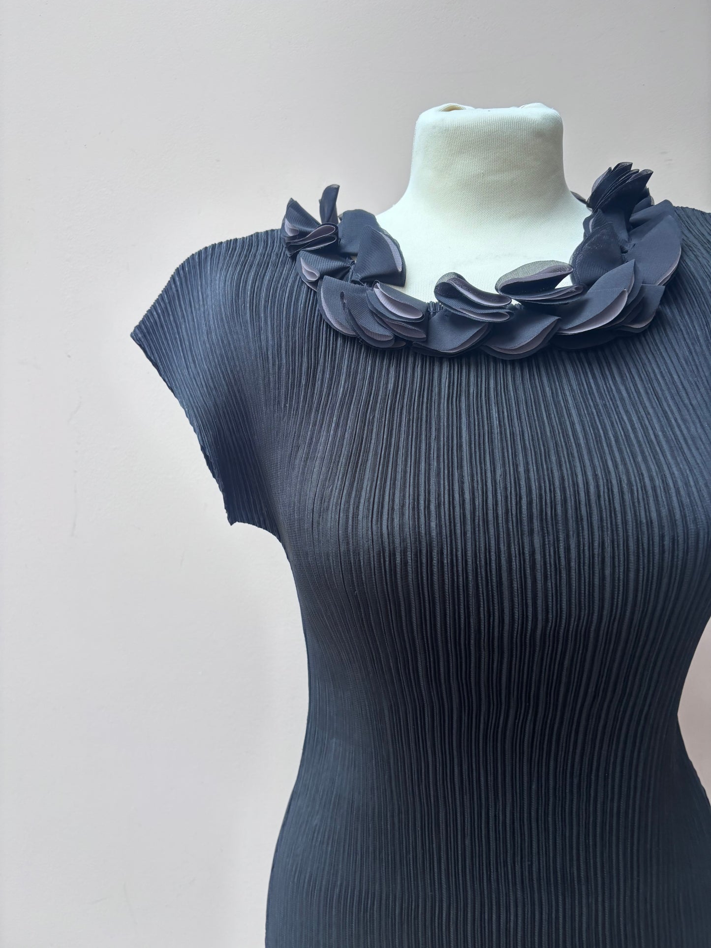 Vintage black pleated top size 10/12