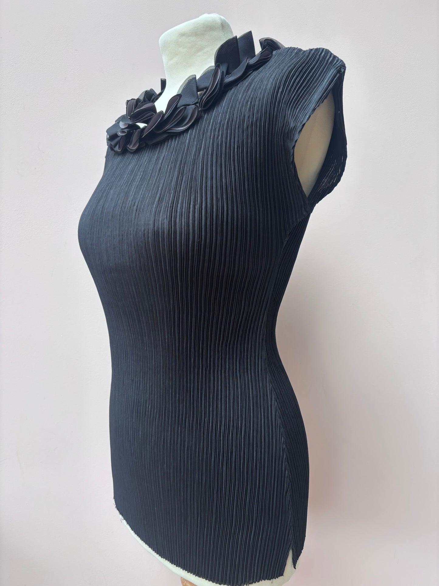 Vintage black pleated top size 10/12