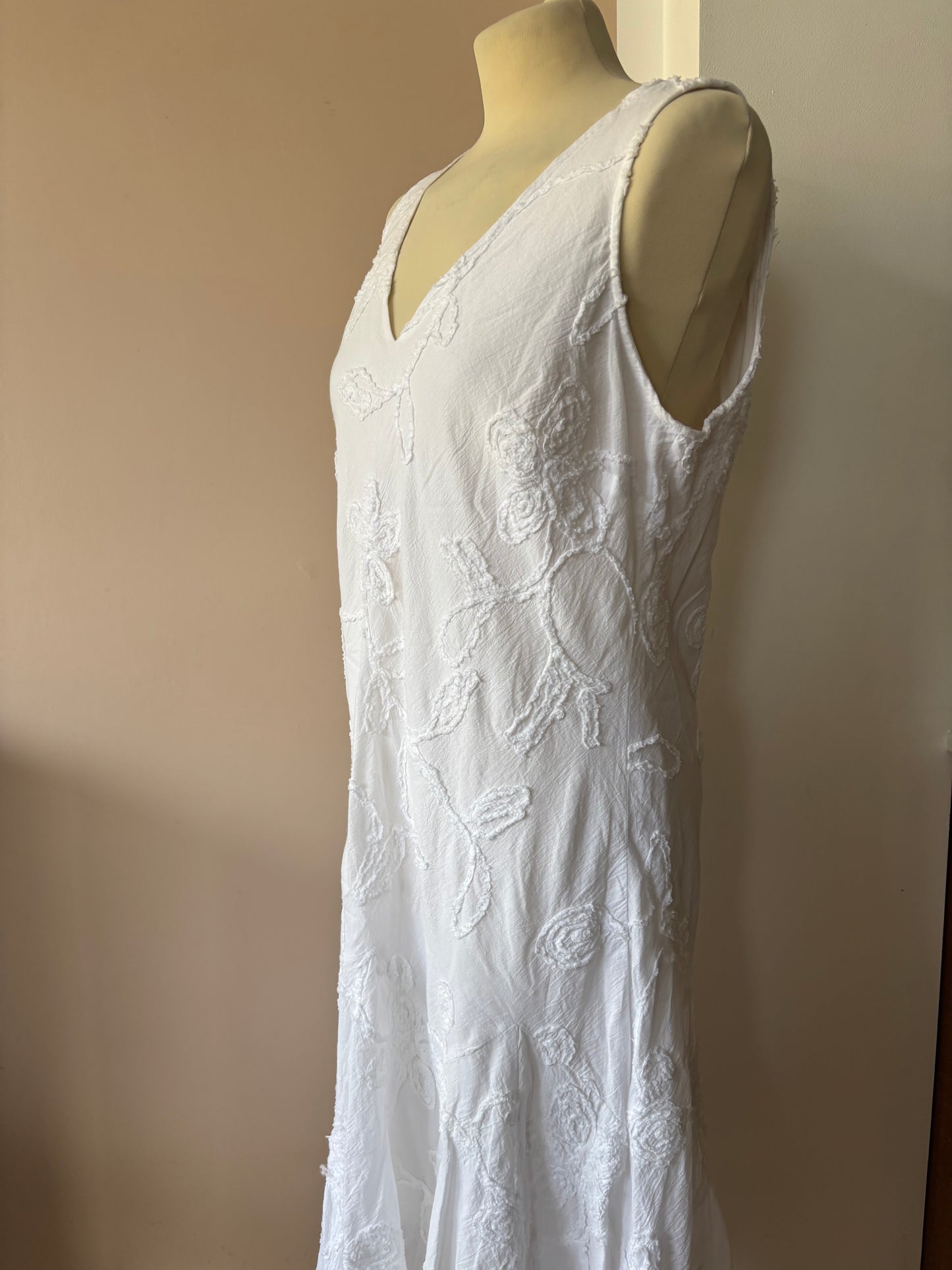 Vintage white 100% cotton embroidered dress size 12-16