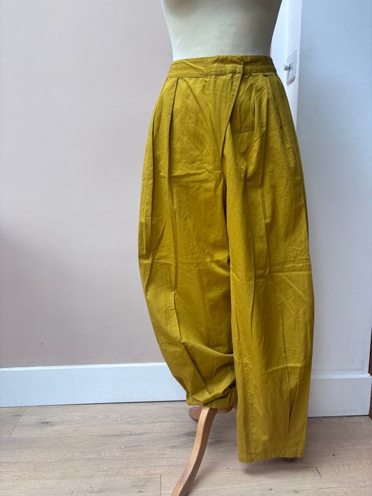 Mustard barrel shape cotton trousers size 10