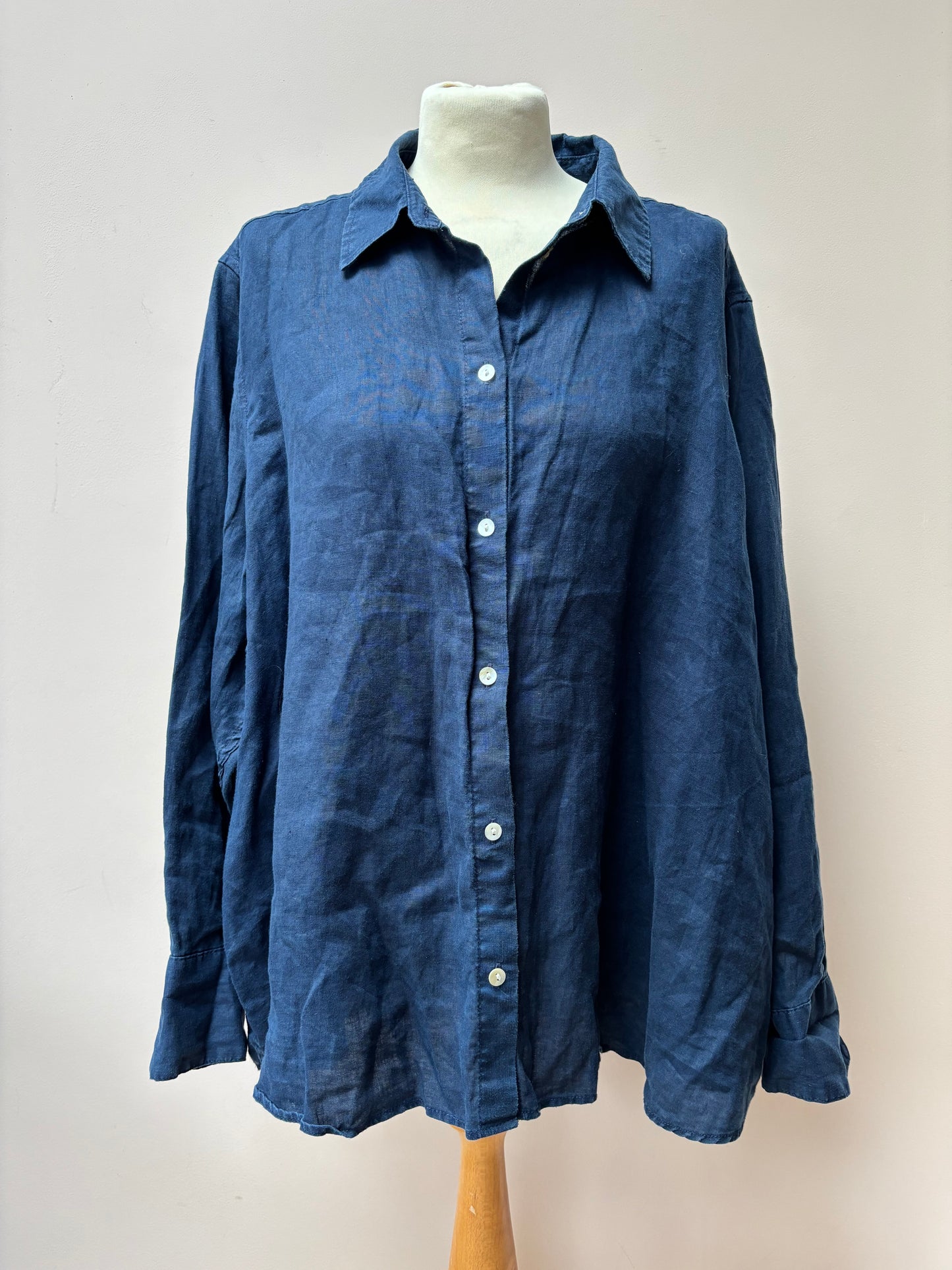 Navy blue 100% linen shirt size 16/24