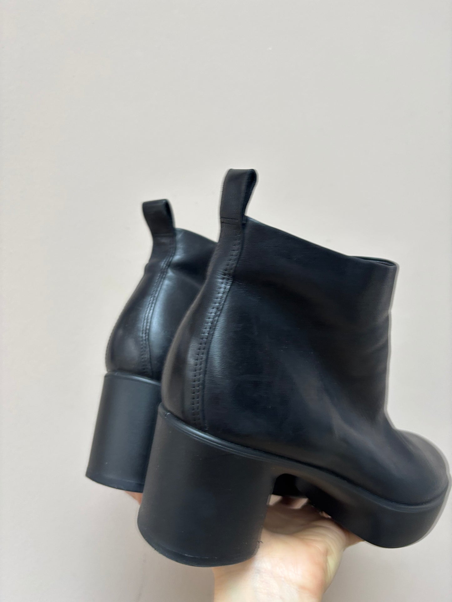 Soft black leather boots size 41 (UK8)