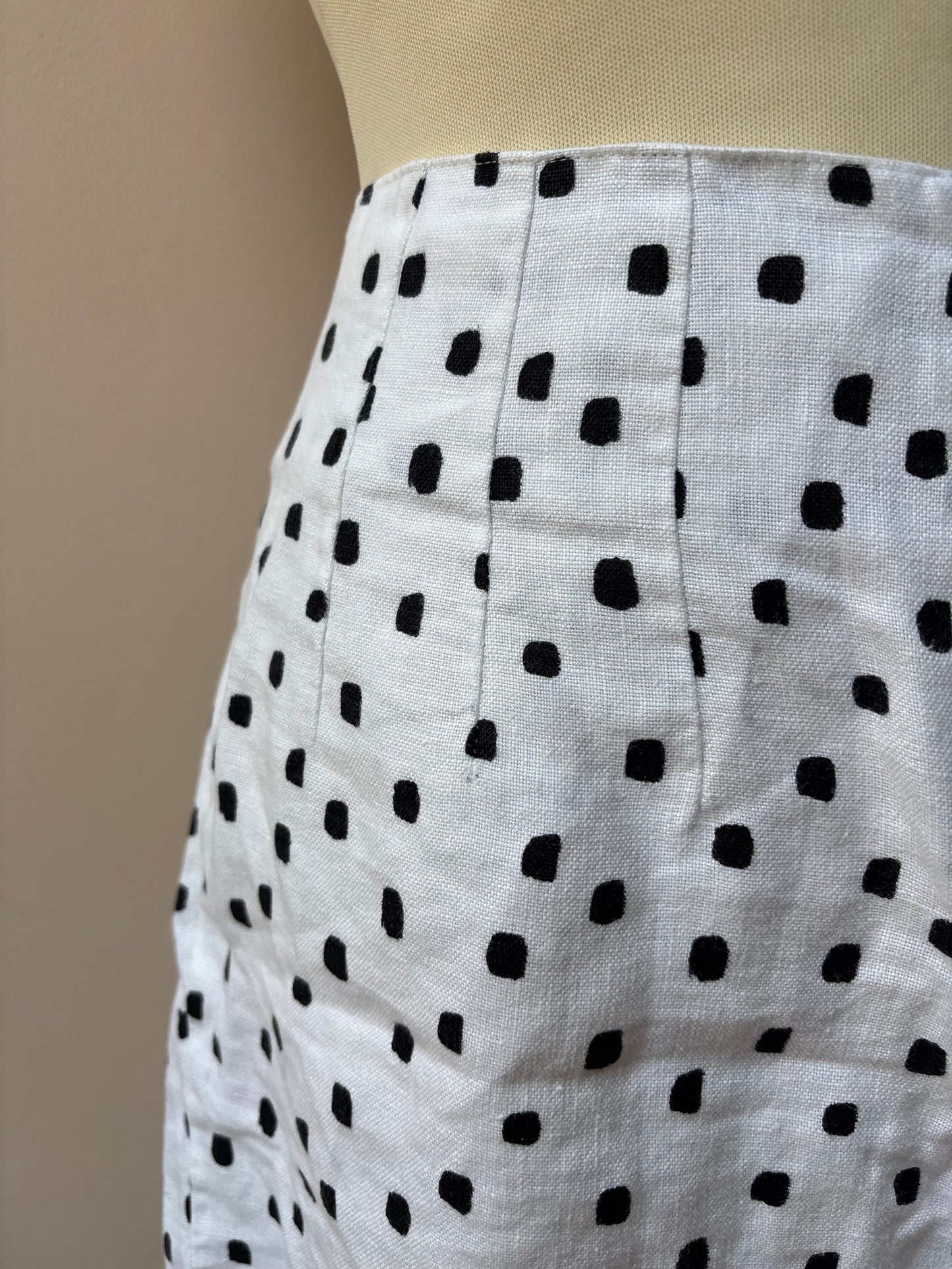 Polka dot 100% linen shorts size 12
