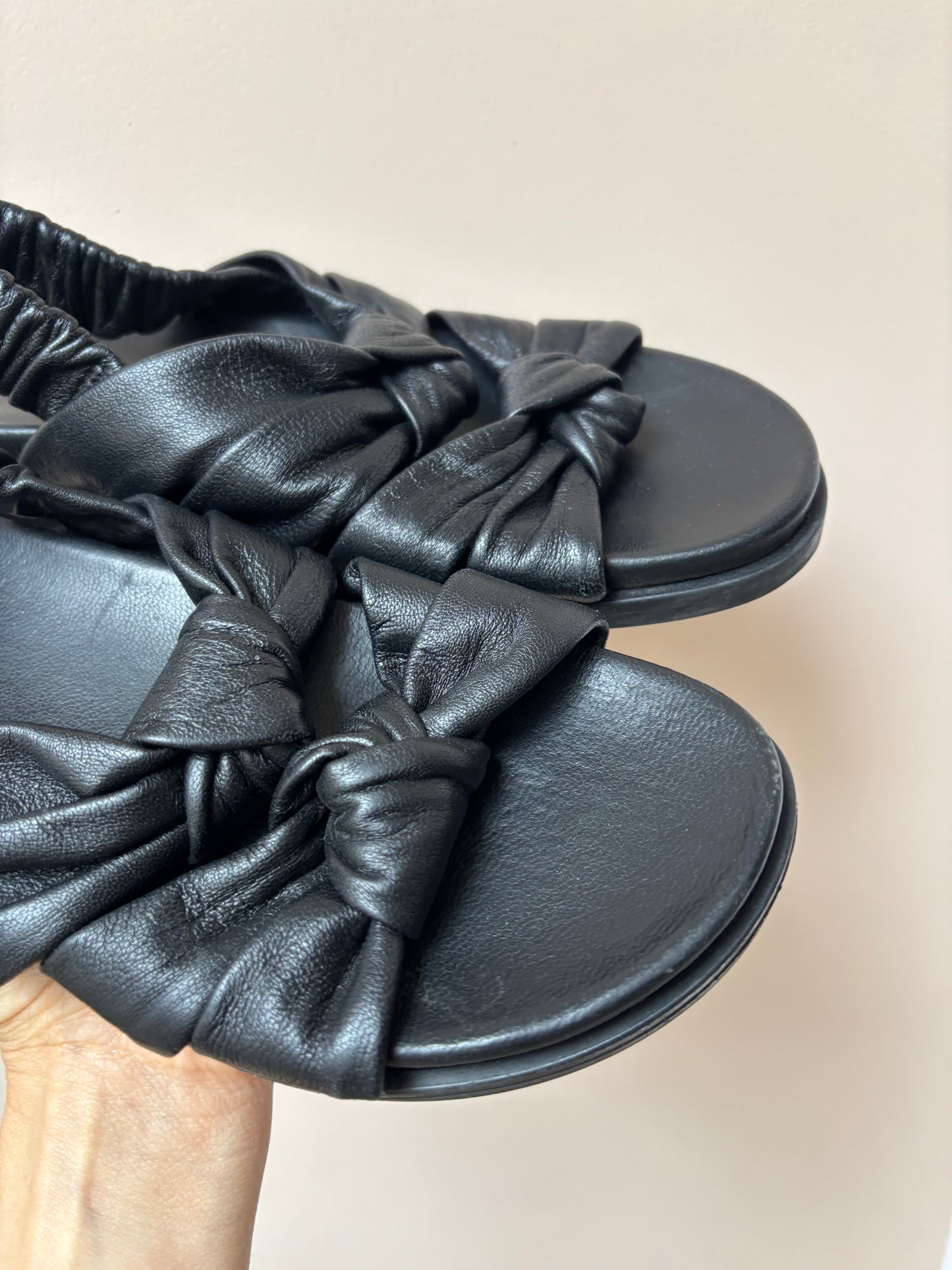 Black leather knot sandals size 4/5