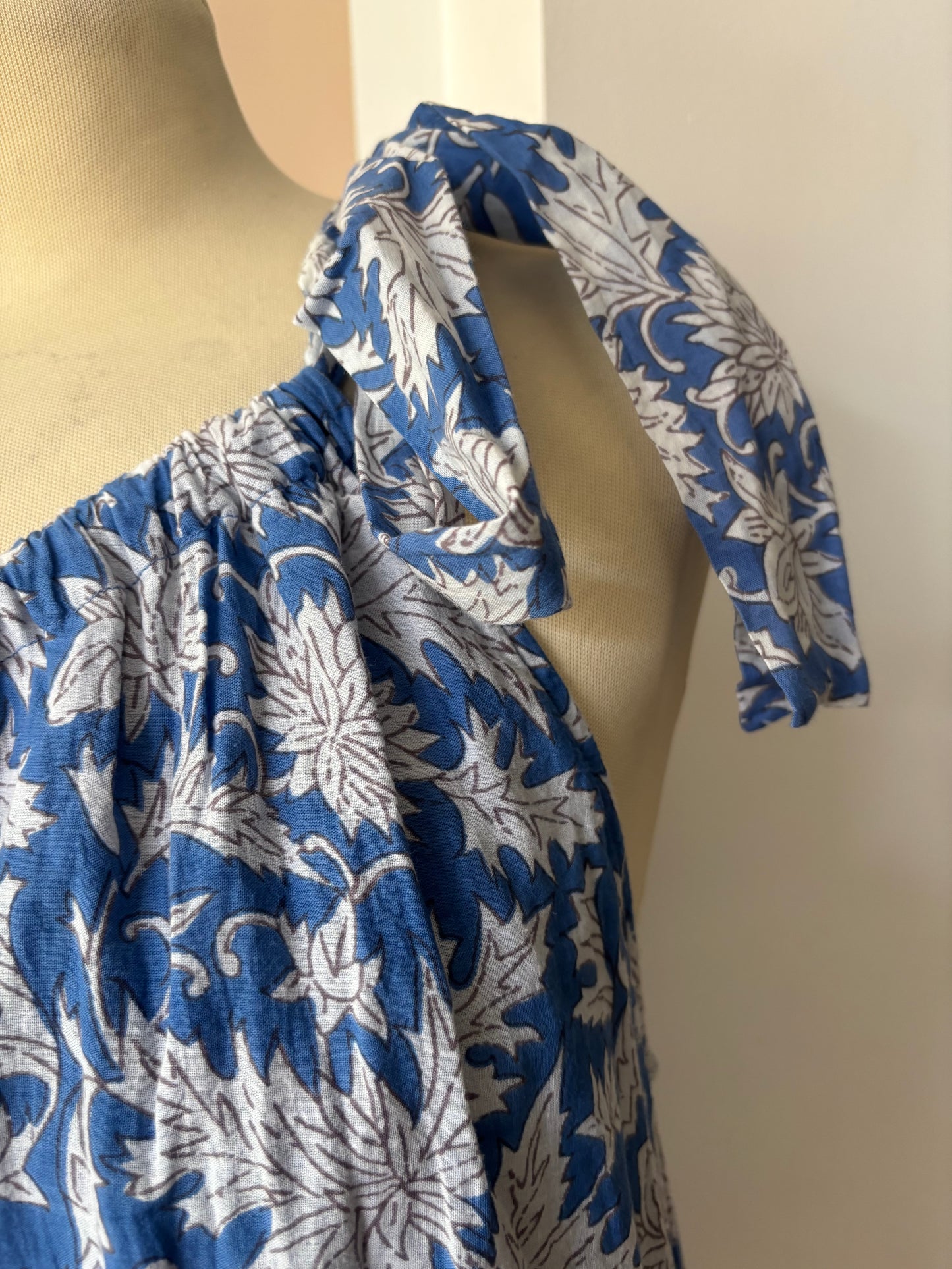 Patterned 100% cotton one shoulder dress size Medium