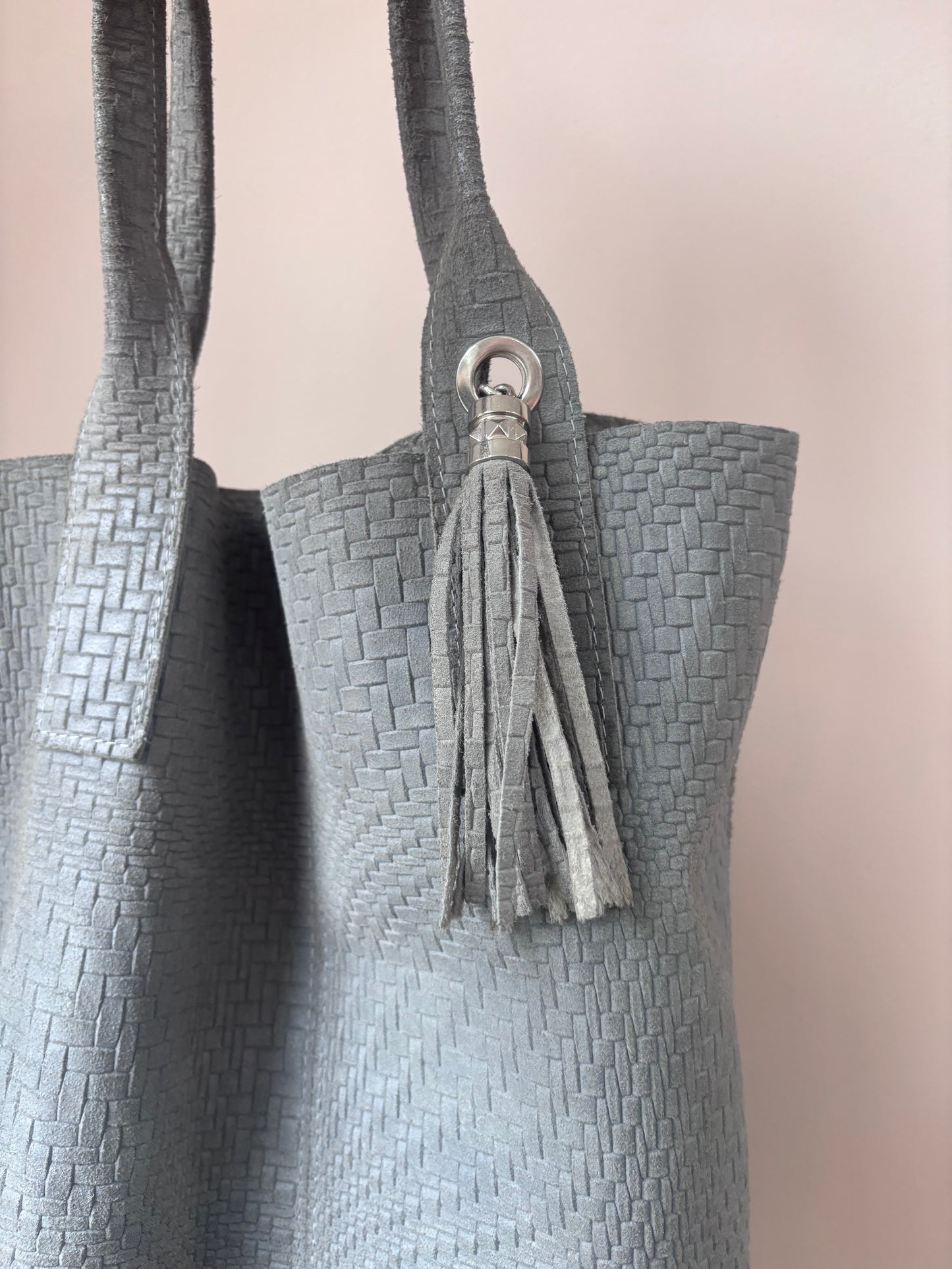 Grey suede bag with tassel