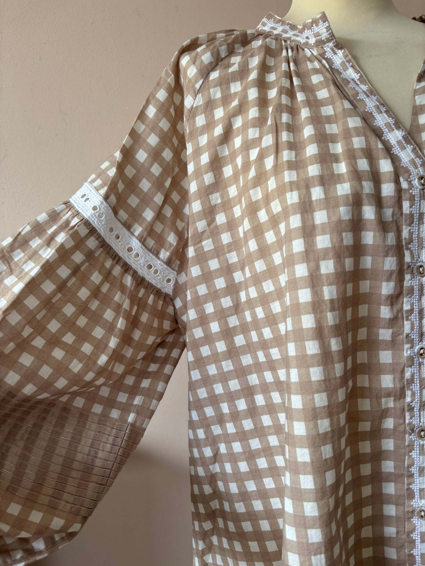 Beige white gingham puff sleeve 100% cotton blouse size 12/14