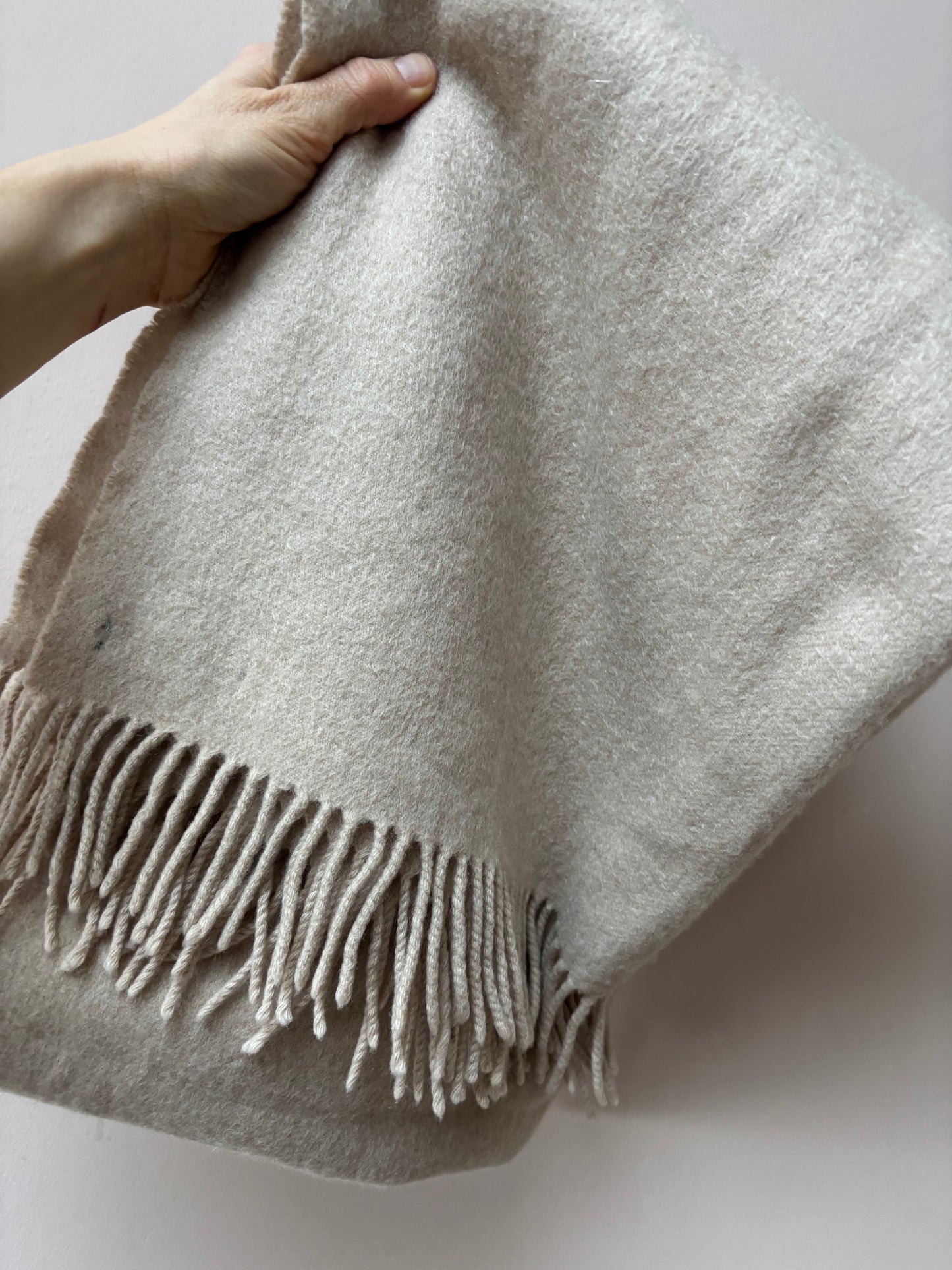 Beige 100% cashmere wide scarf