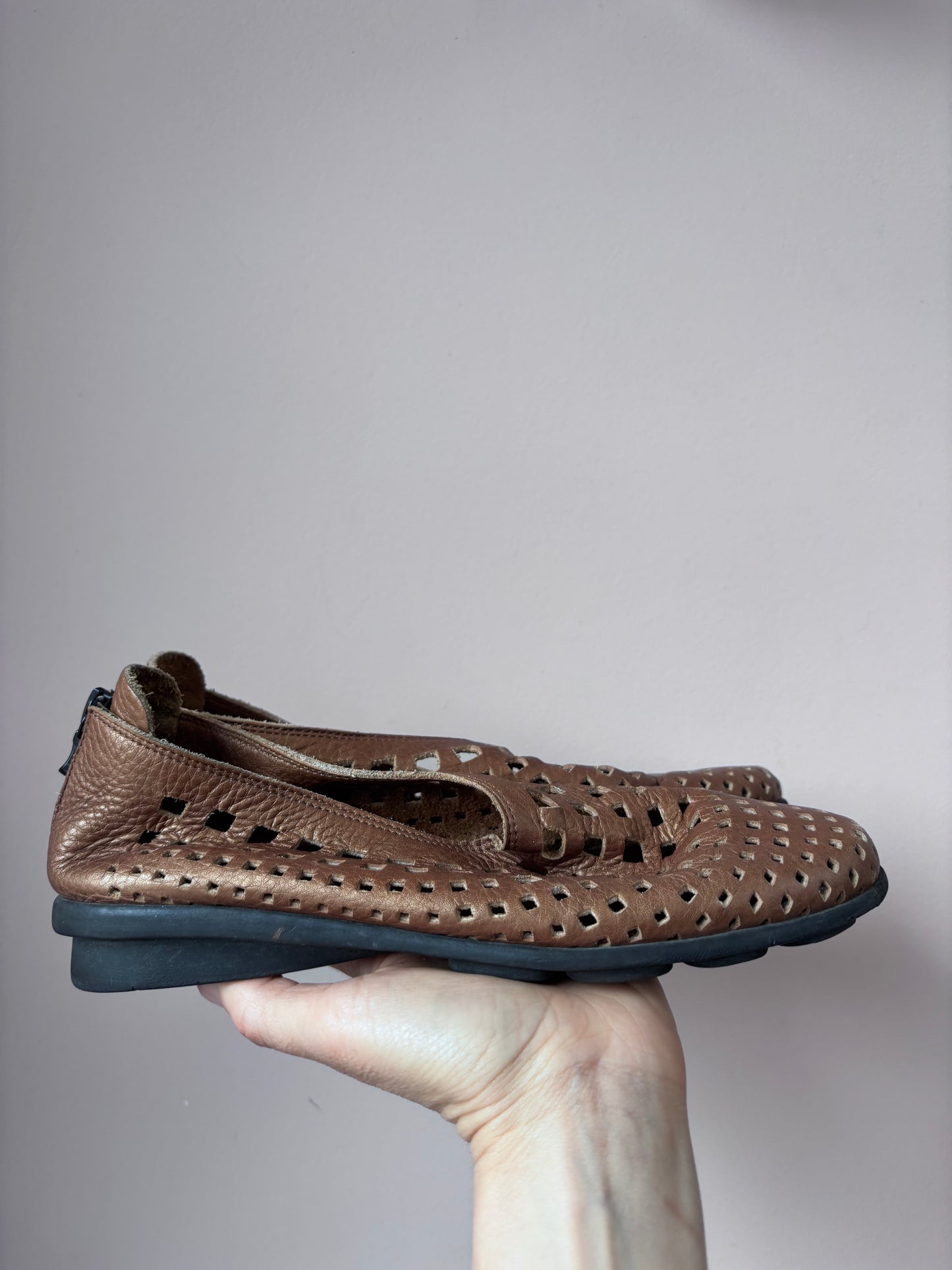 Arche bronze leather cut out shoes size UK4