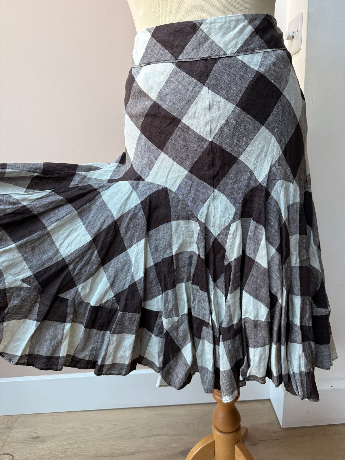 Check 100% linen skirt size 12