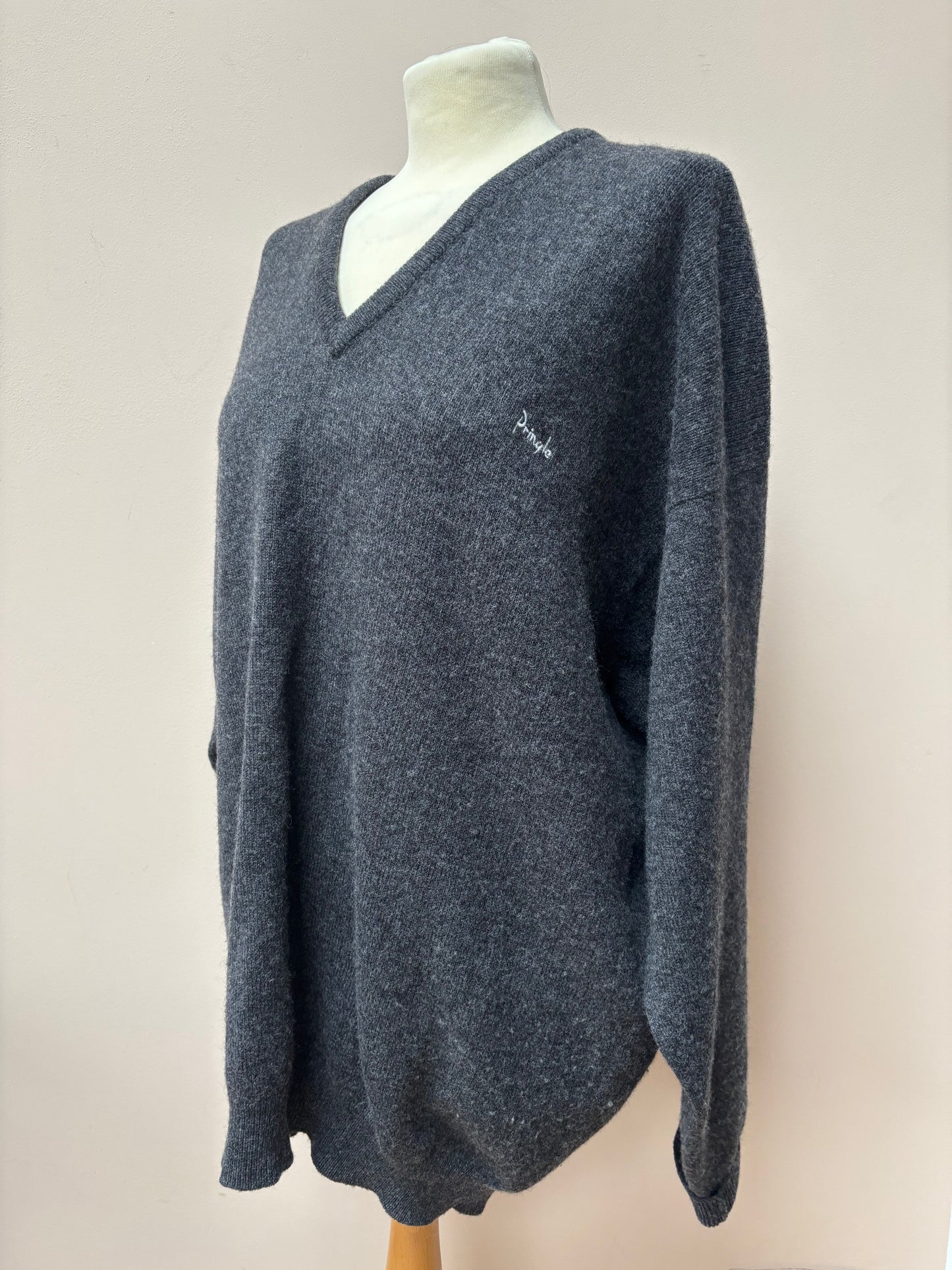 Vintage Pringle pure new wool jumper XL