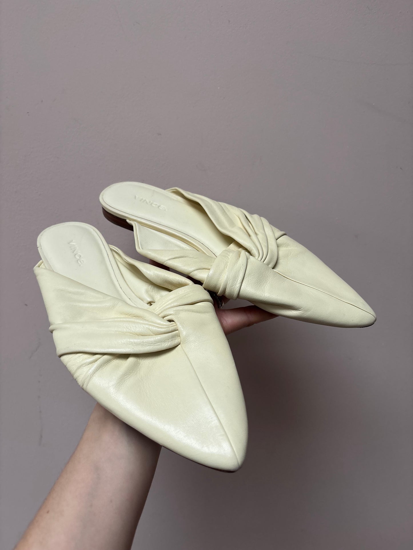Vince cream leather shoes size UK5
